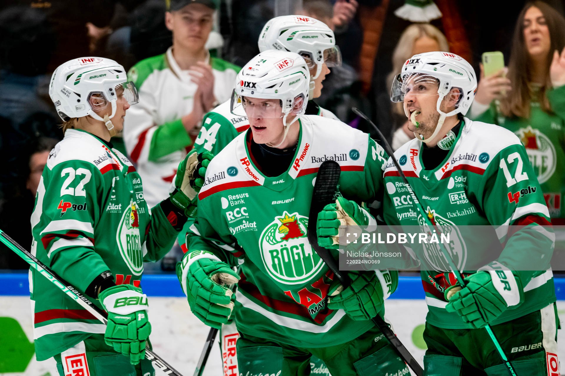 Rögles Adam Edström jublar