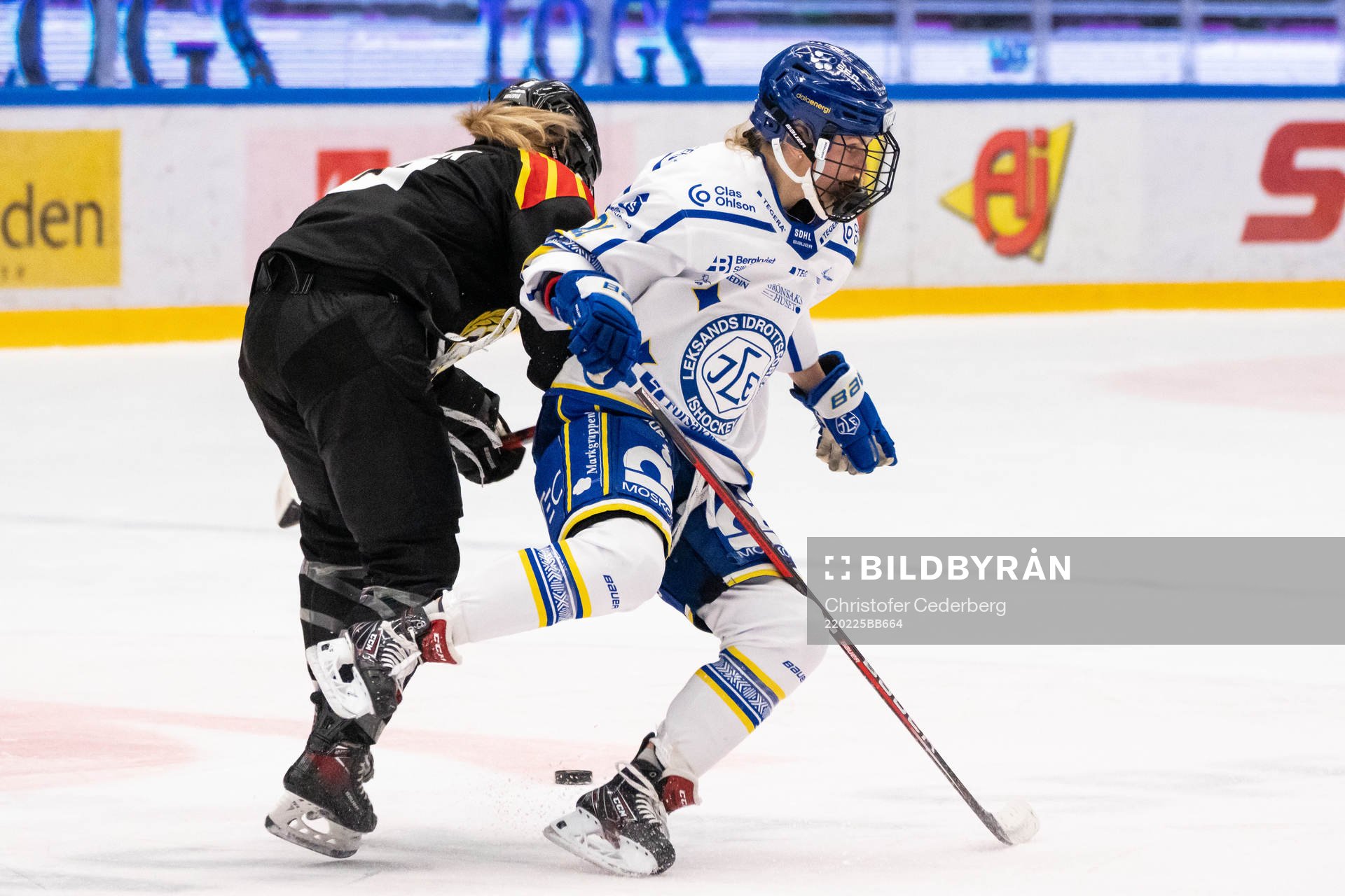 Brynäs Katerina Mrazova tacklar Leksands Tereza Vanisova
