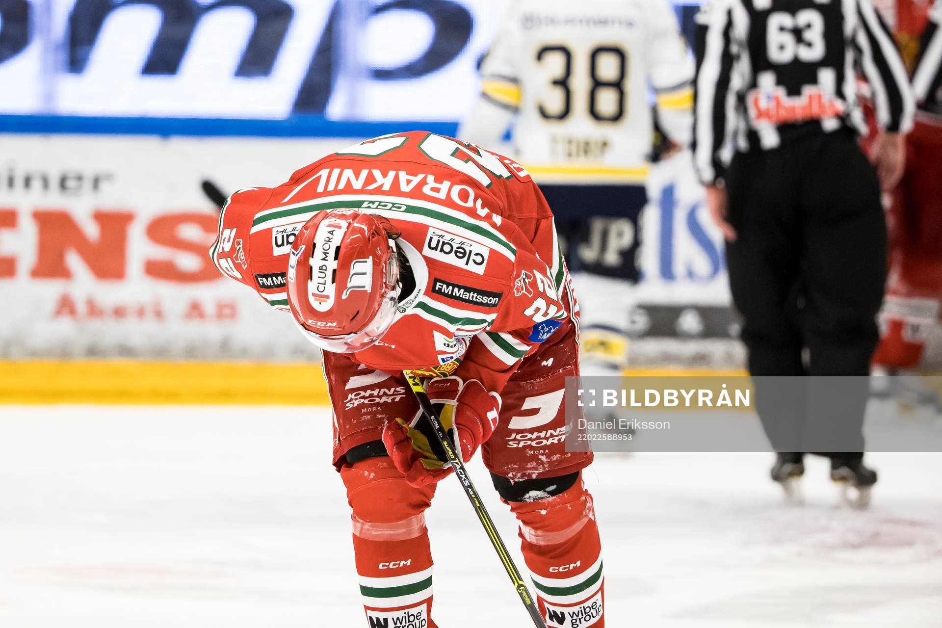 Moras Måns Carlsson har ont