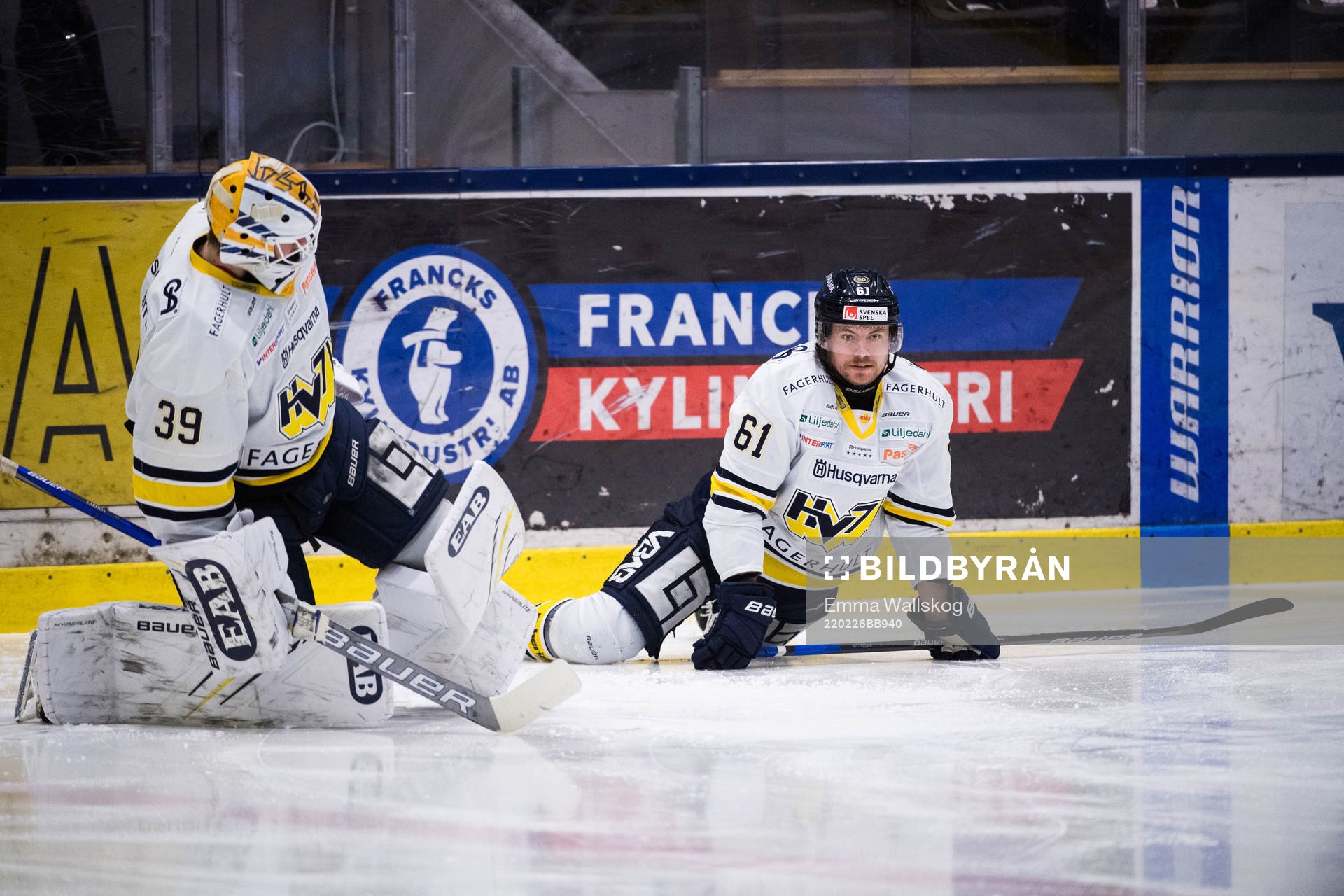 s målvakt Filip Larsson och Tommi Huhtala
