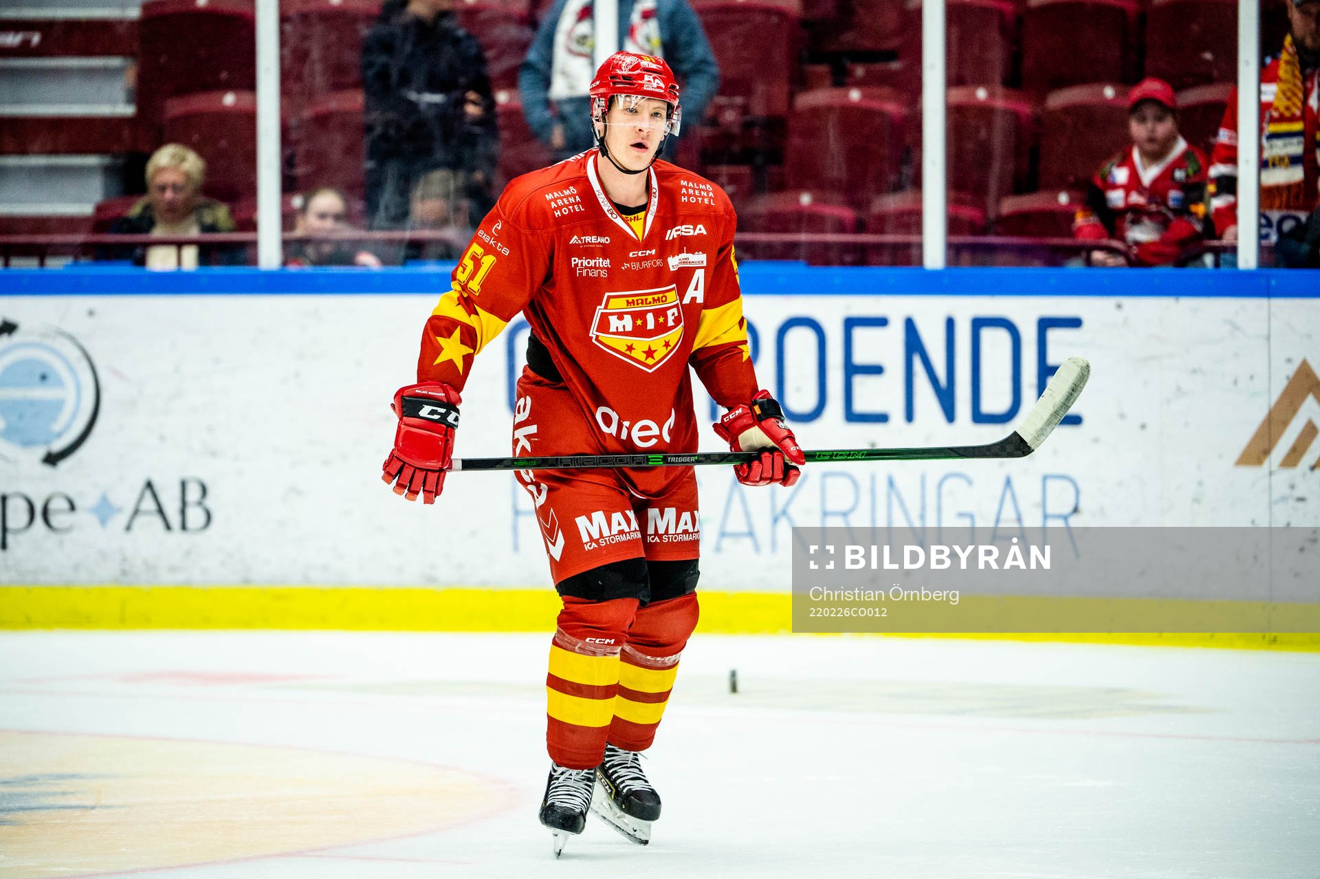 Malmö Redhawks Emil Sylvegård värmer upp