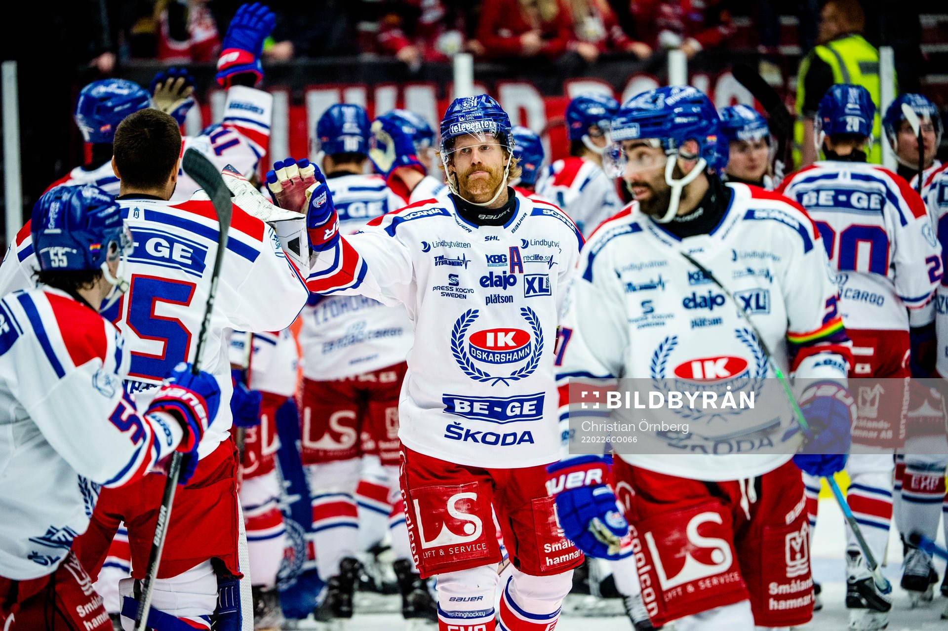Oskarshamns Philip Samuelsson jublar med lagkamraterna