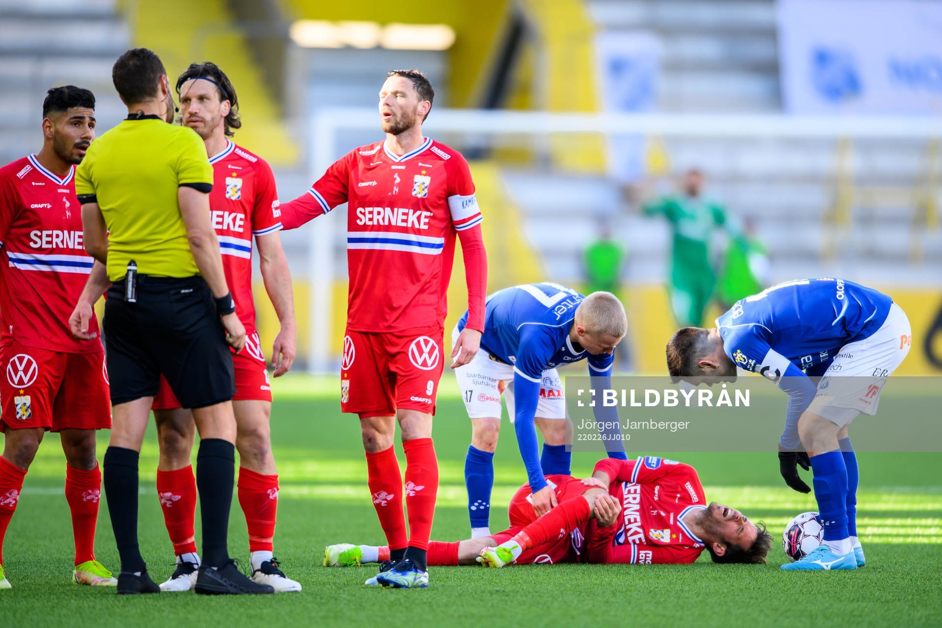 IFK Göteborgs Emil Salomonsson har ont
