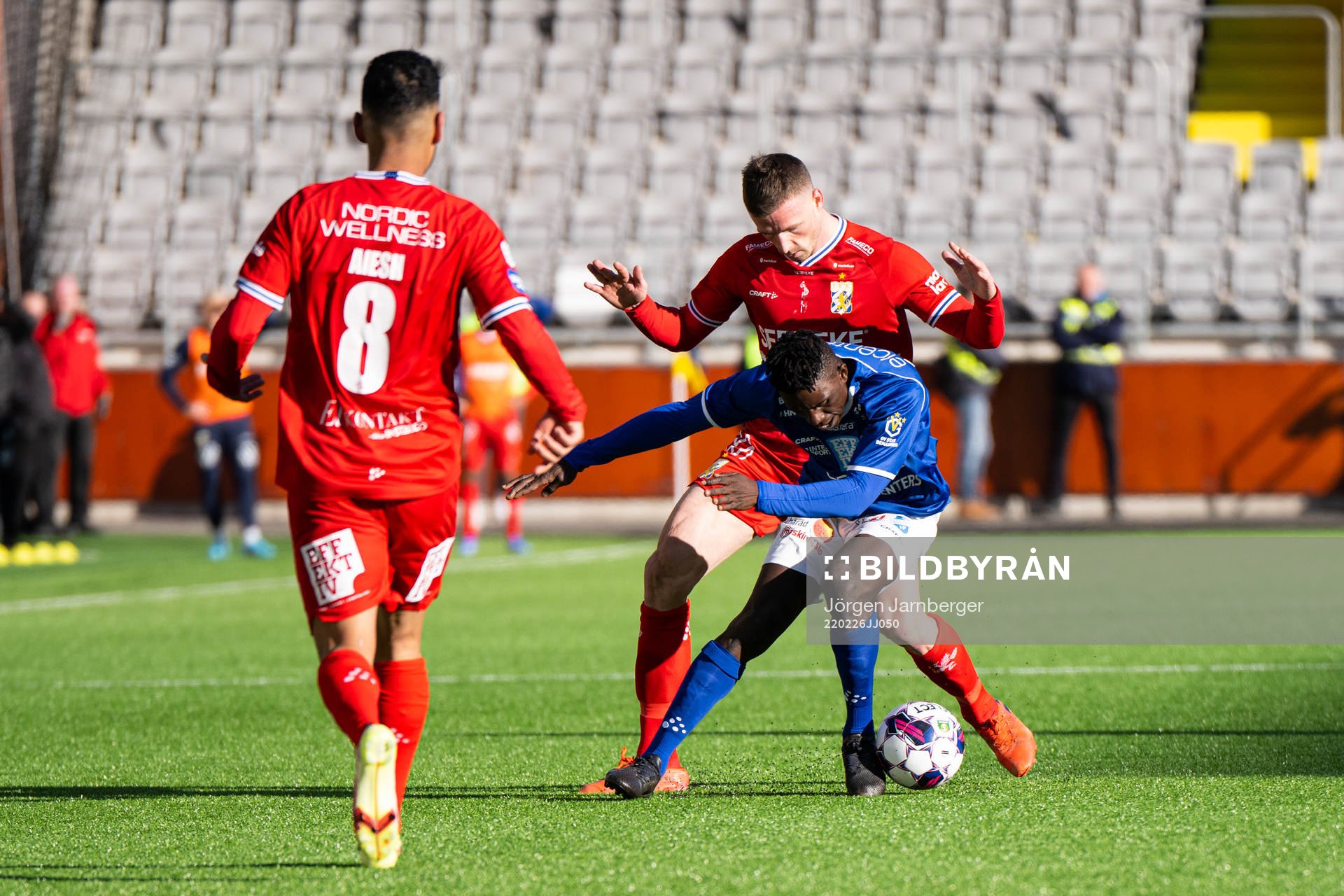 IFK Göteborgs Calle Johansson och Norrbys Bubacarr Jobe