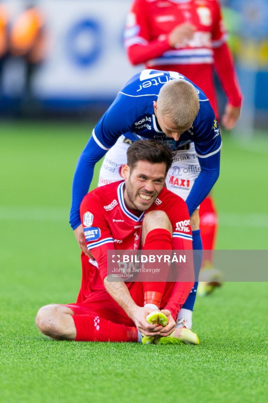 IFK Göteborgs Emil Salomonsson har ont