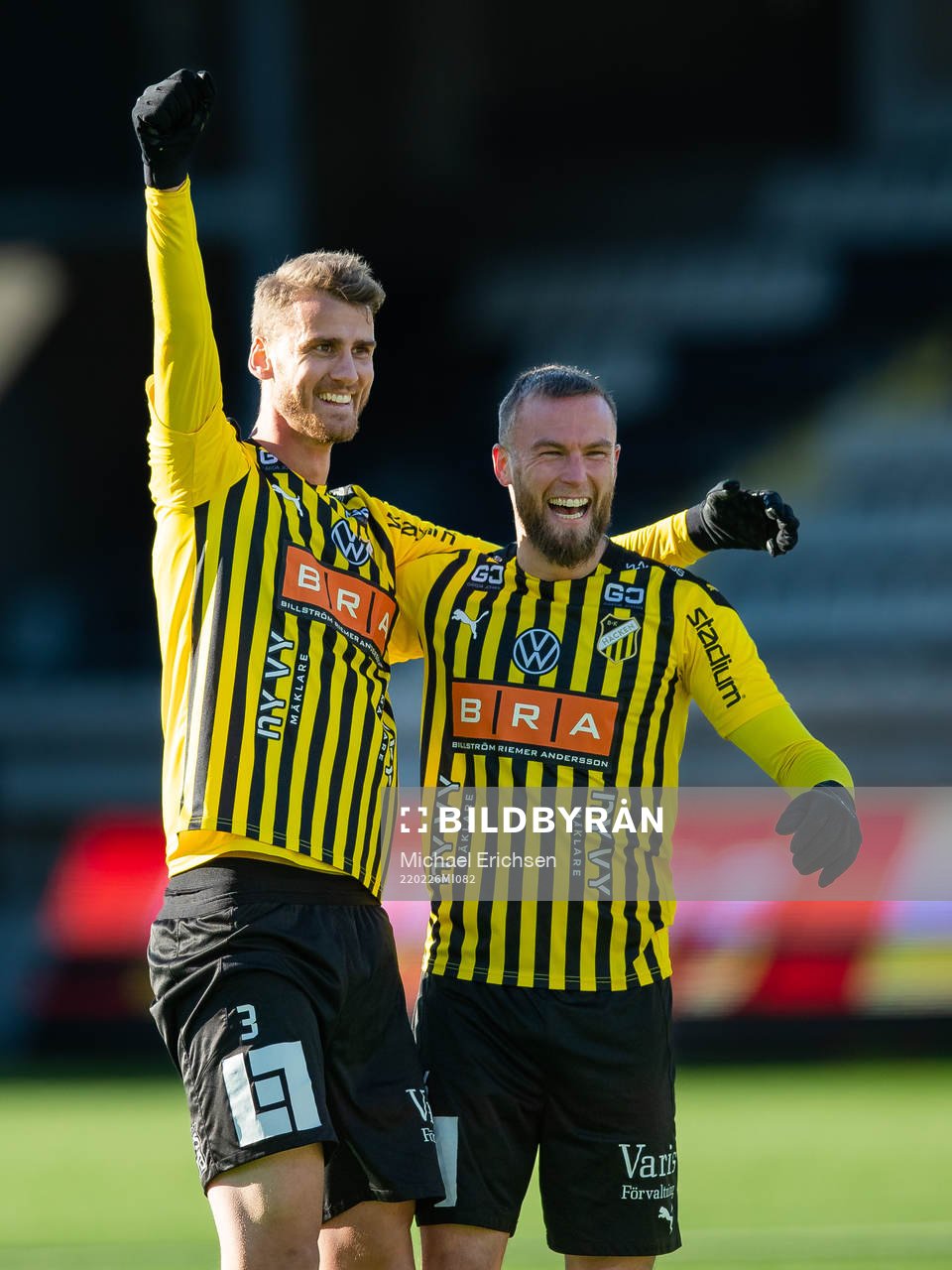 Häckens Johan Hammar jublar ihop med Alexander Faltsetas