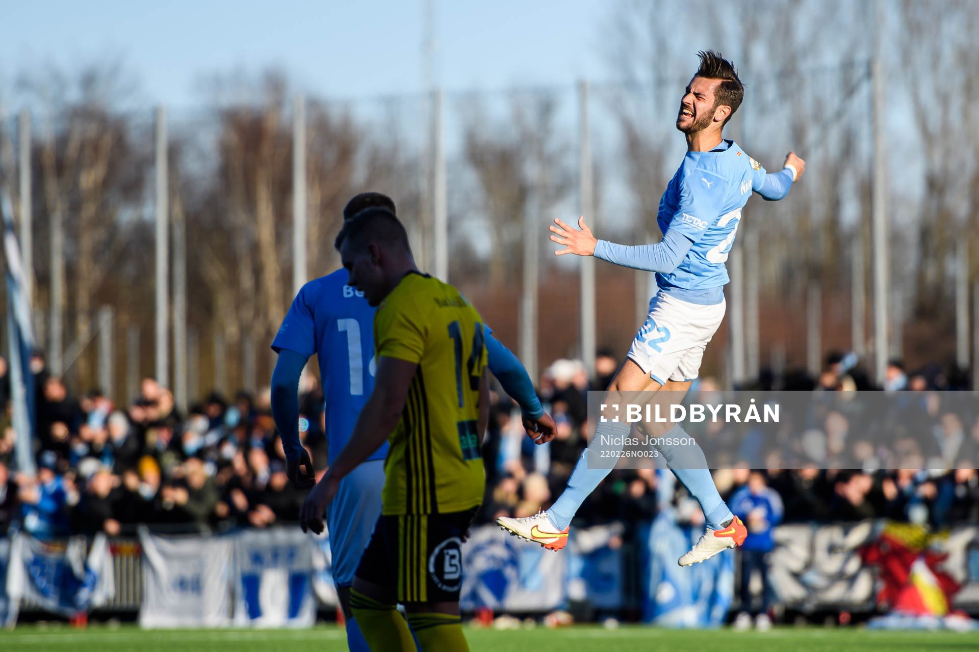 Malmö FFs Adi Nalic jublar efter 1-1 under fotbollsmatchen i Svenska Cupen mellan Ängelholm och Malmö FF den 26 februari 2022 i Ängelholm.