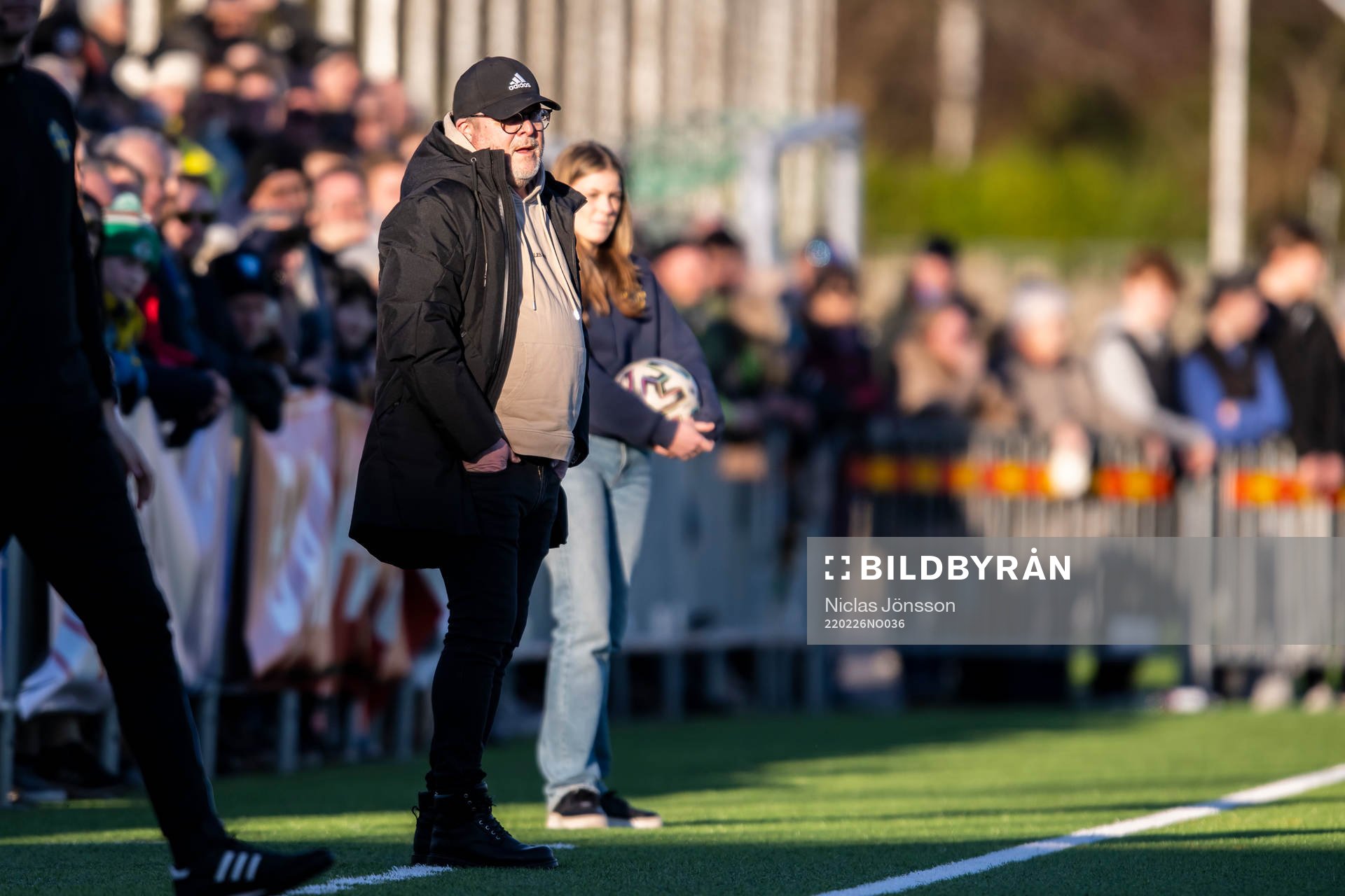 Ängelholms tränare Roar Hansen under fotbollsmatchen i Svenska Cupen mellan Ängelholm och Malmö FF den 26 februari 2022 i Ängelholm. 