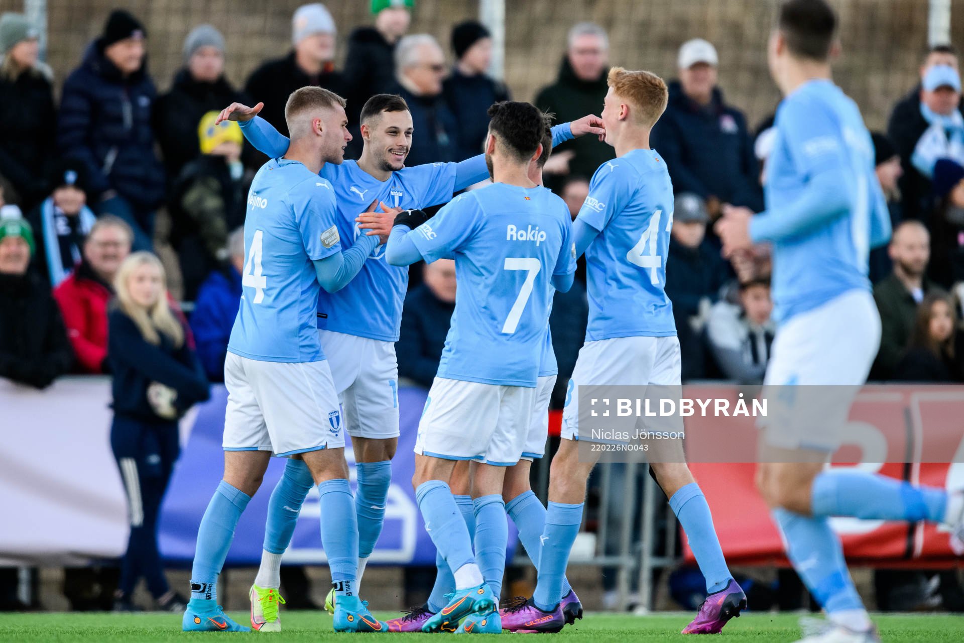 Malmö FFs Veljko Birmancevic jublar med lagkamrater