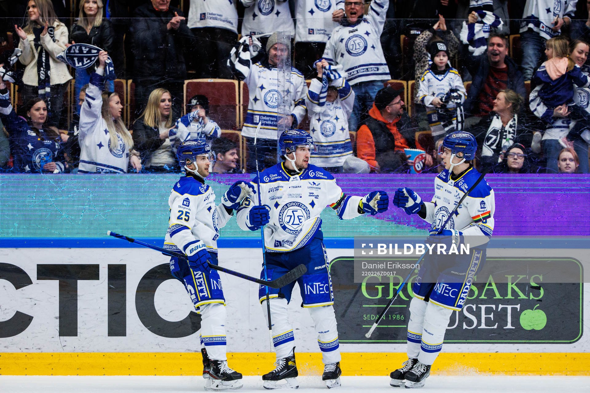 Leksands Max Veronneau (m) jublar