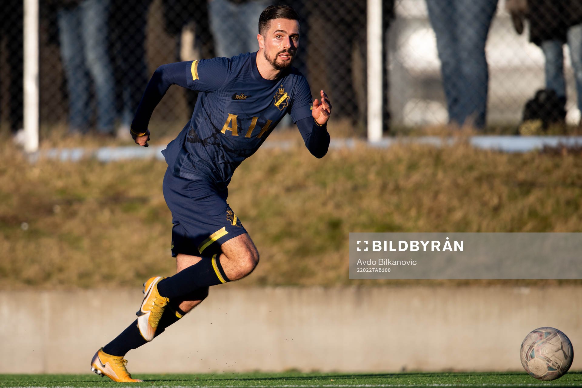 s Zachary Elbouzedi