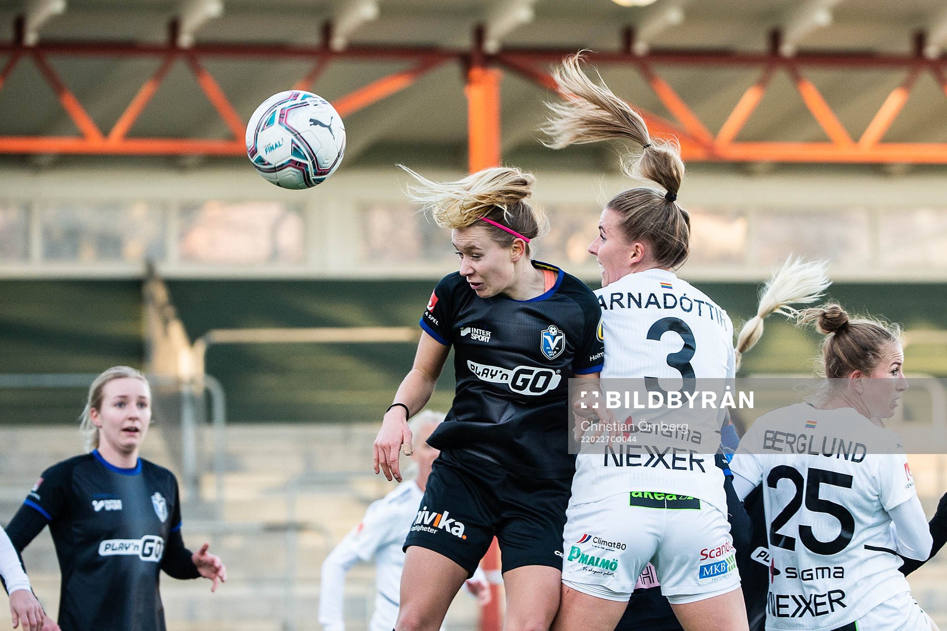 Växjös Amanda Altheden och Rosengårds Gudrun Arnardottir