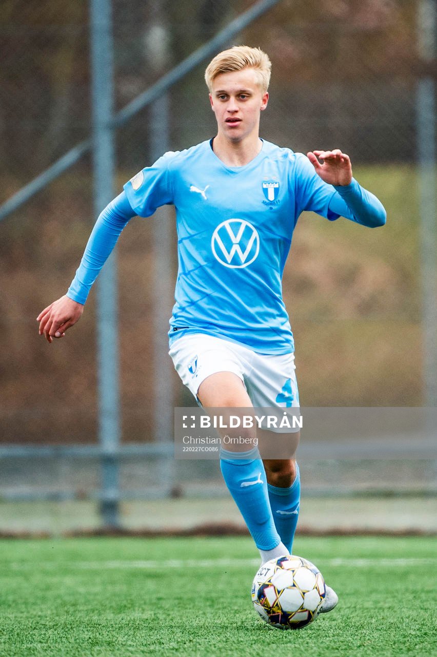 Malmö FFs Ludvig Nicklasson under träningsmatchen mellan Malmö FF och BK Olympic den 27 februari 2022 i Malmö. 