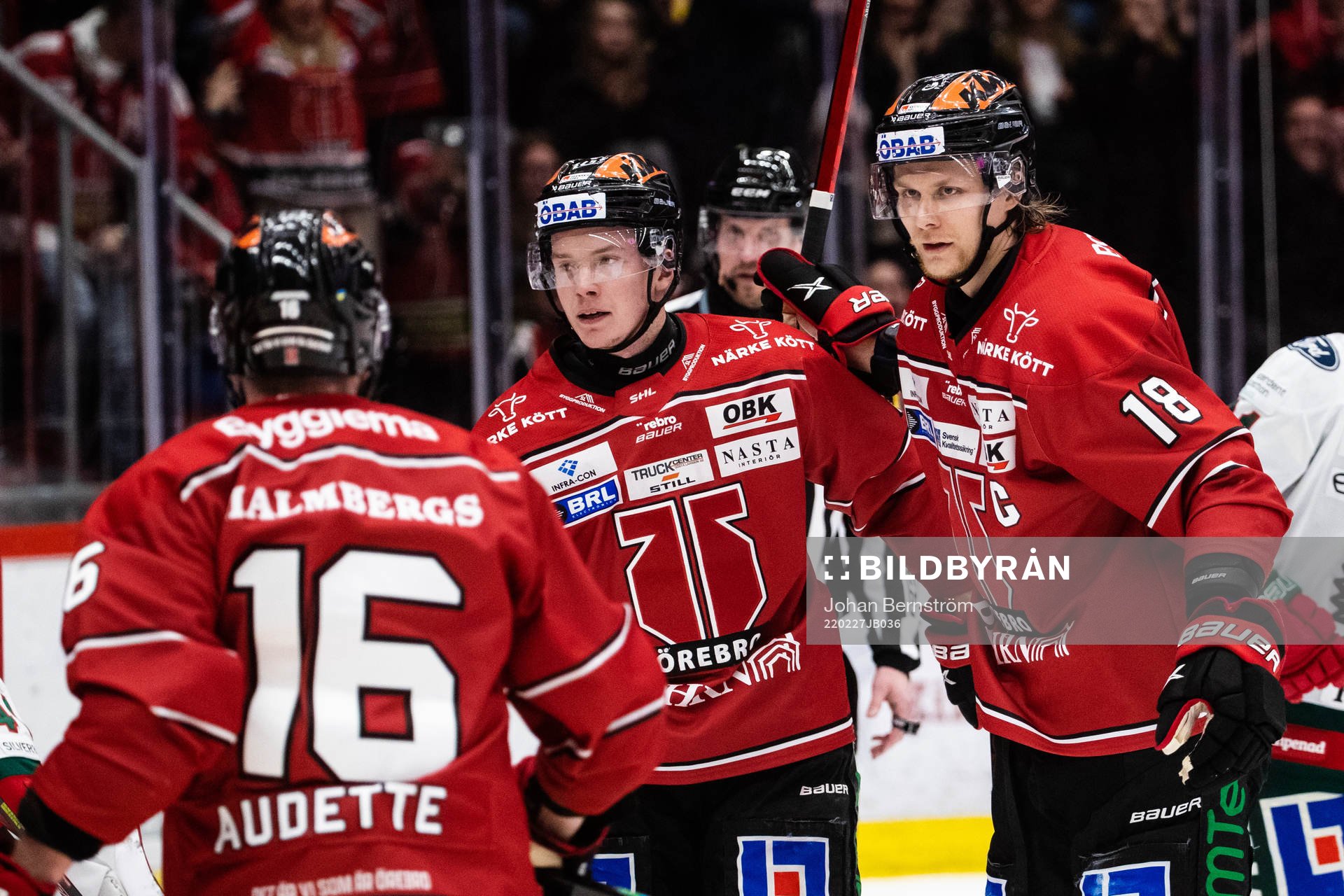 Örebros Linus Öberg och Rodrigo Abols jublar