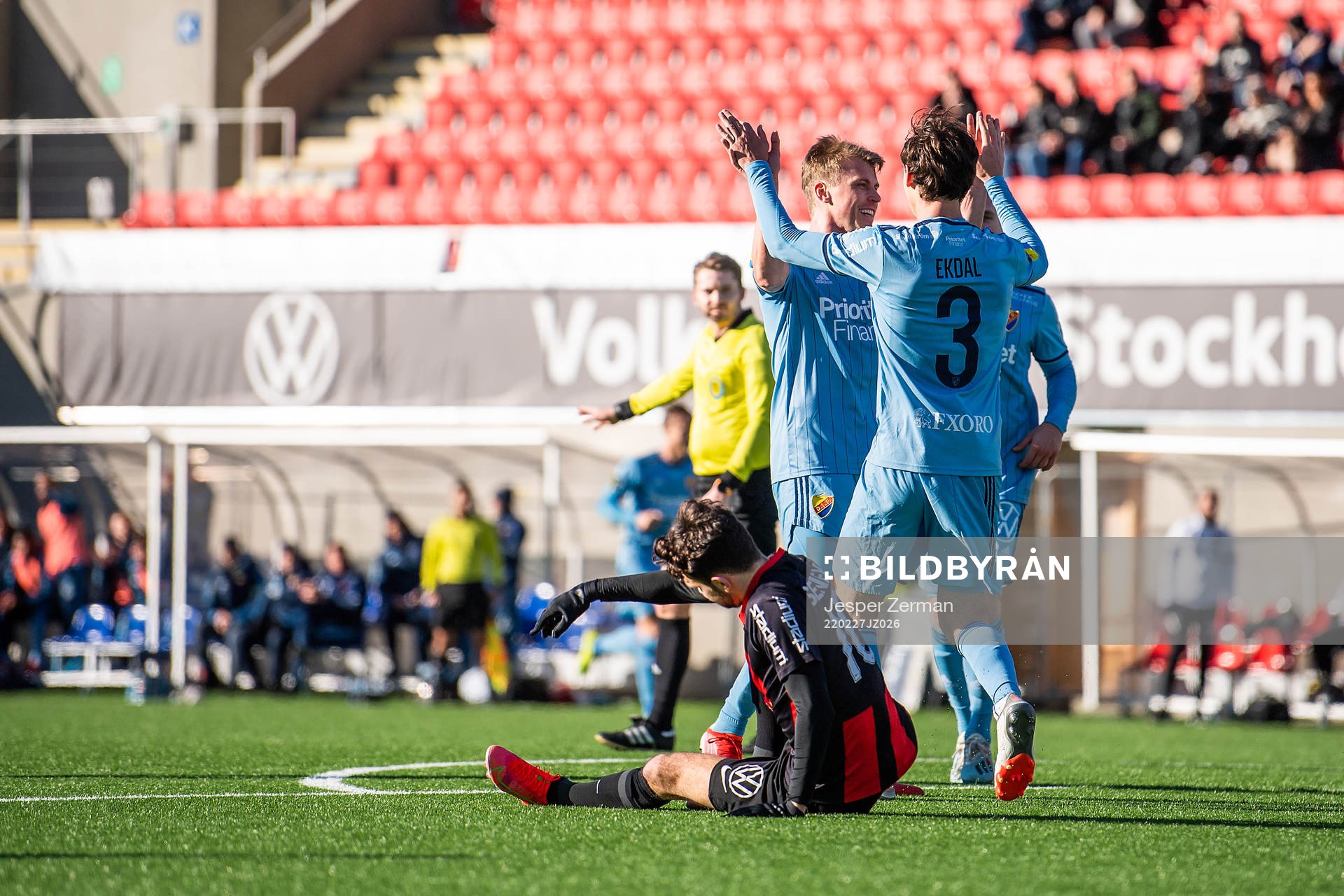 Djurgårdens Rasmus Schüller och Hjalmar Ekdal jublar