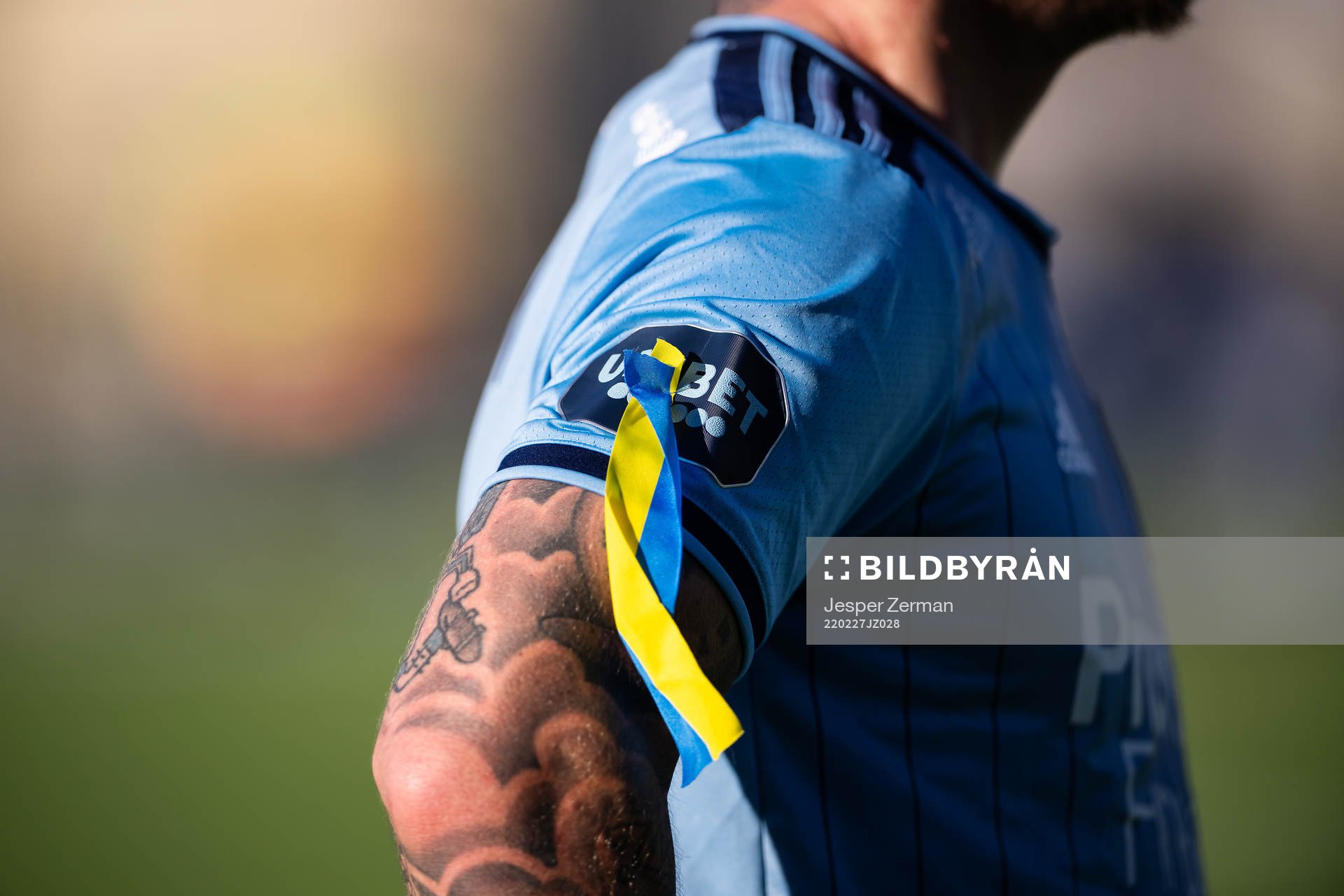 Djurgårdens spelare med band i solidaritet med Ukraina