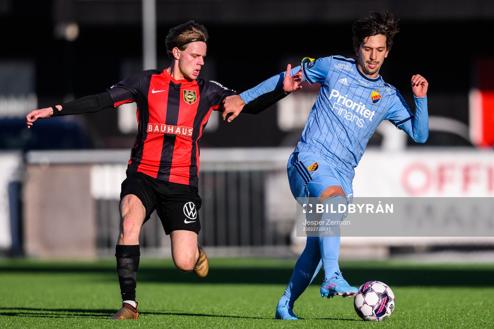 Brommapojkarnas Oscar Pettersson och Djurgårdens Gustav