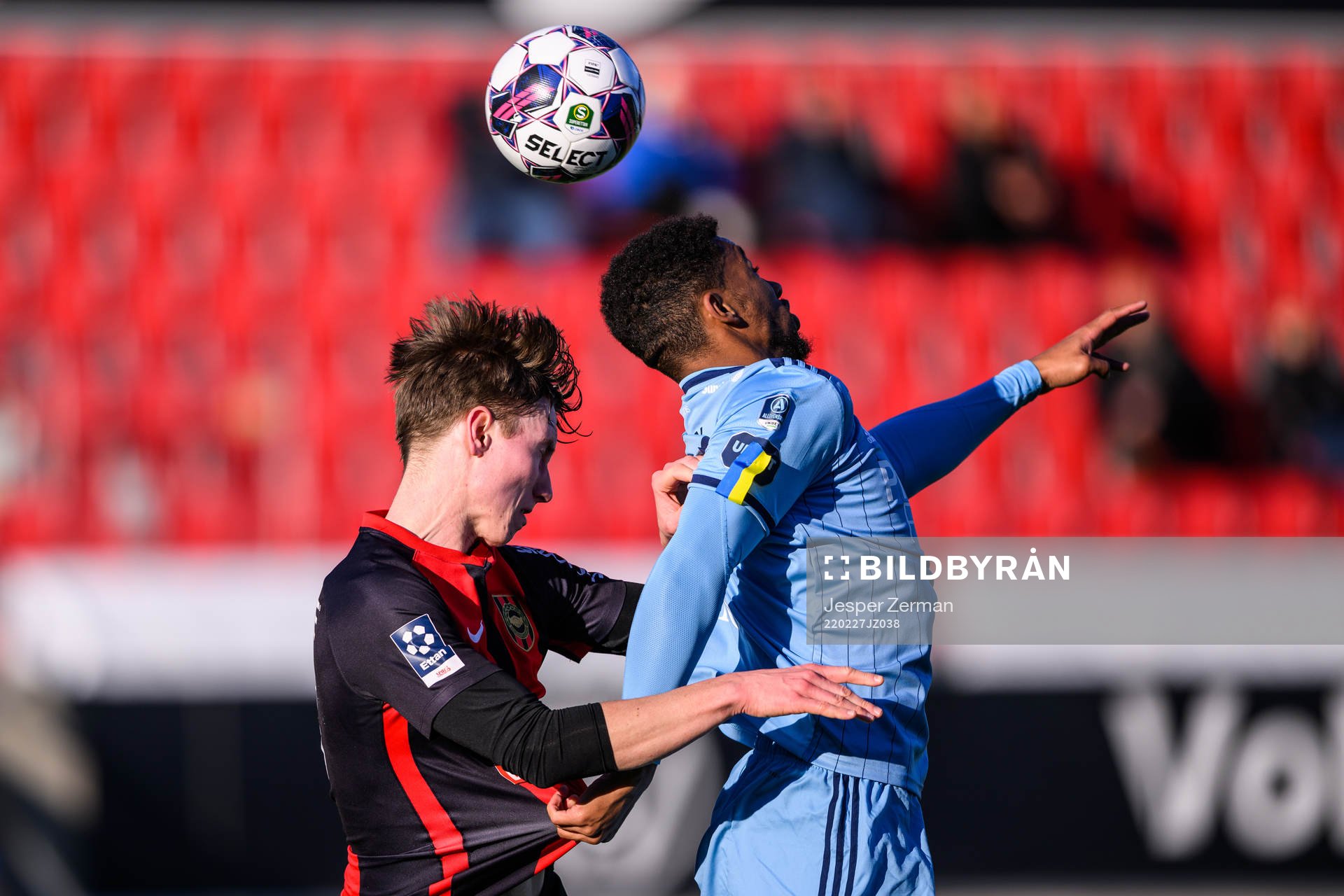 Brommapojkarnas Robin Frej och Djurgårdens Isak Hien