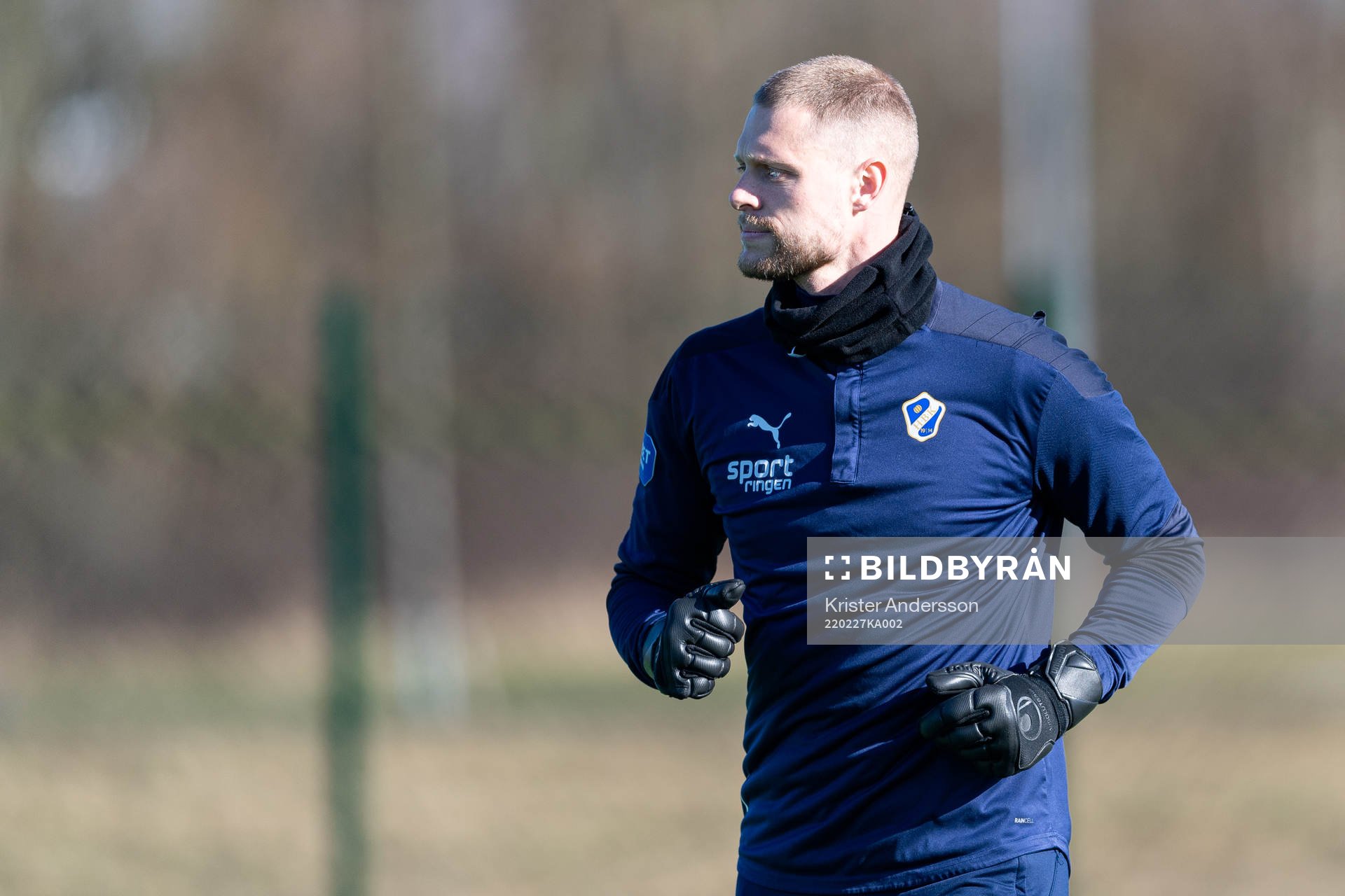 Halmstads målvakt Malkolm Nilsson Säfqvist före