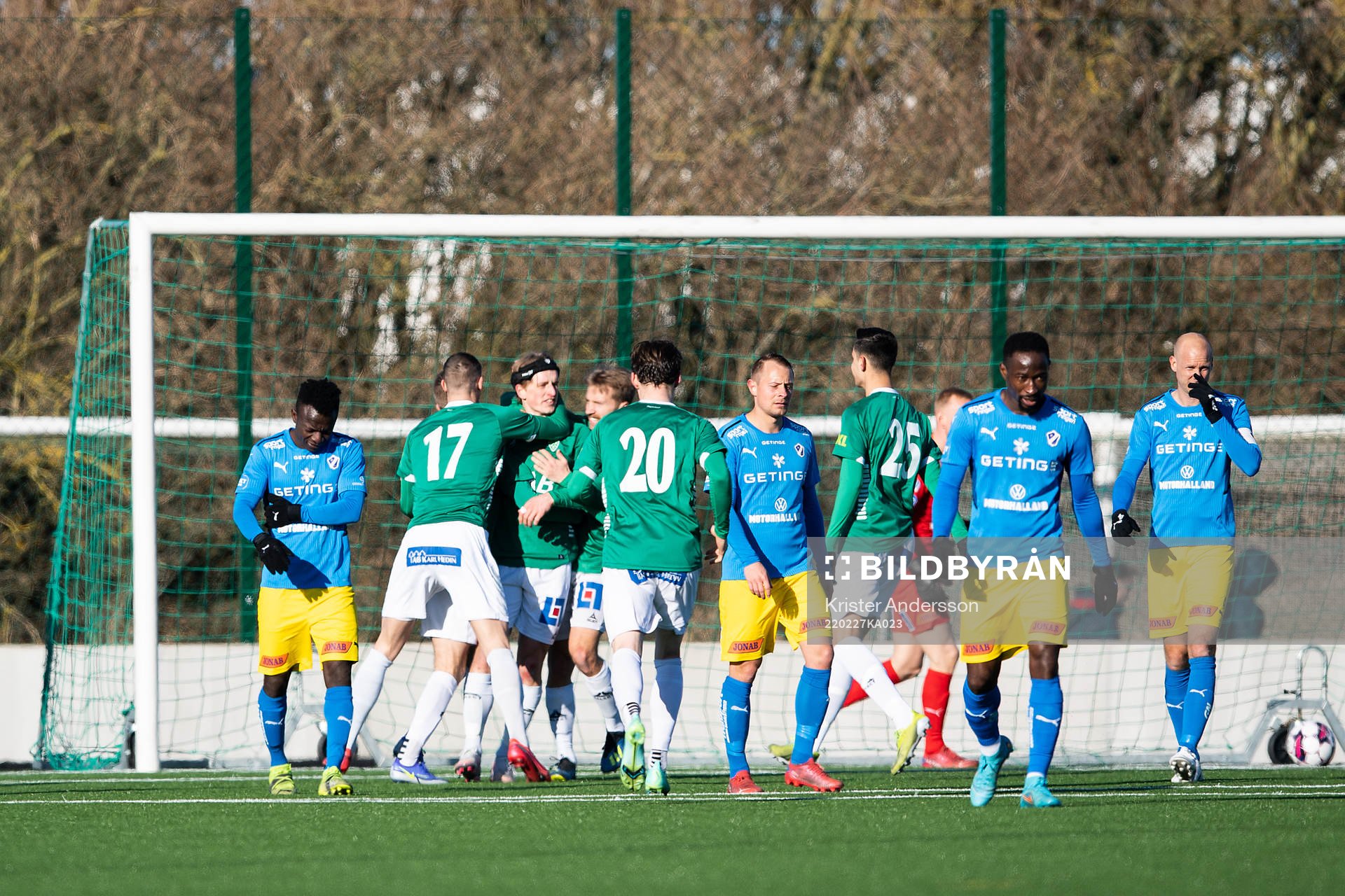 Brages Douglas Karlberg jublar efter 0-1 under fotbollsmatchen i Svenska Cupen mellan Halmstad och Brage den 27 februari 2022 i Halmstad.