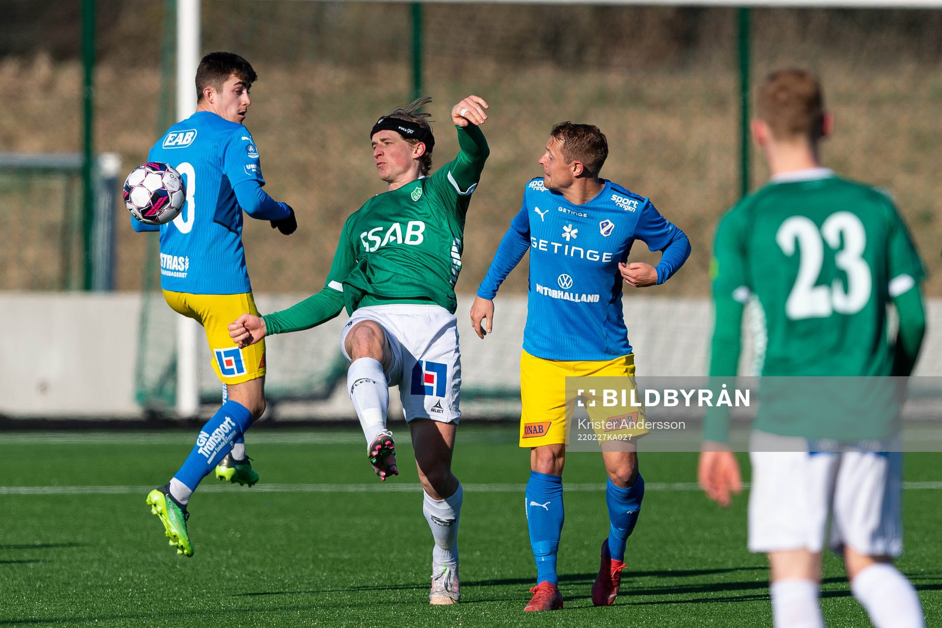 Brages Douglas Karlberg mot Halmstads Emil Tot Wikström