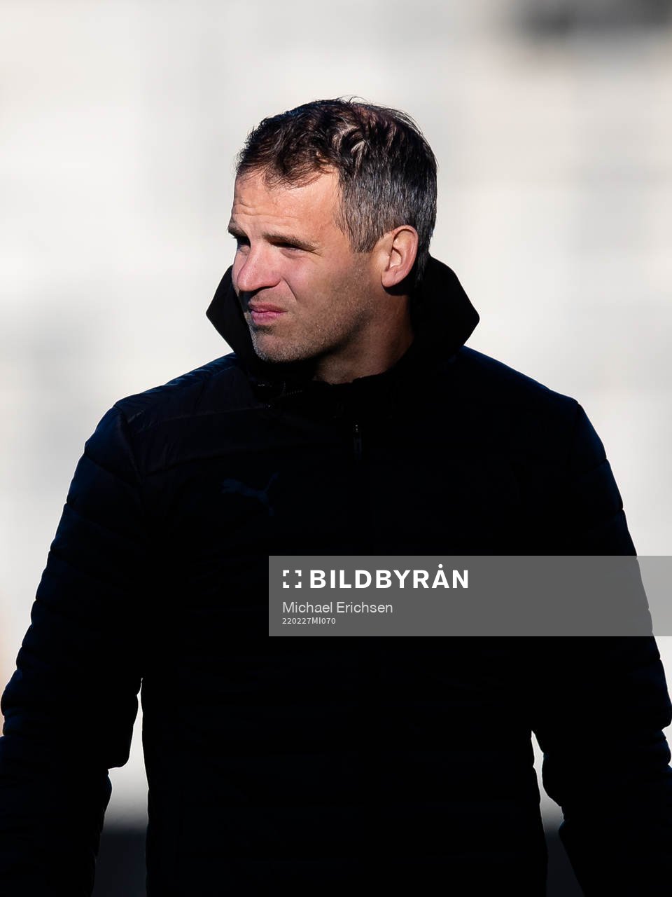 Häckens tränare Robert Vilahamn innan  fotbollsmatchen i