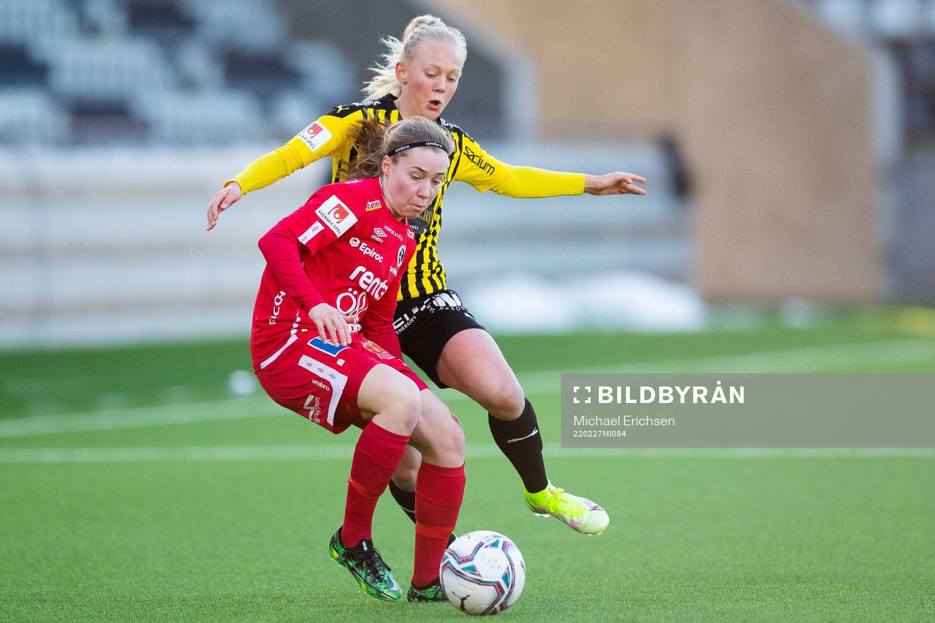 Häckens Molly Johansson och Örebros Heidi Kollanen