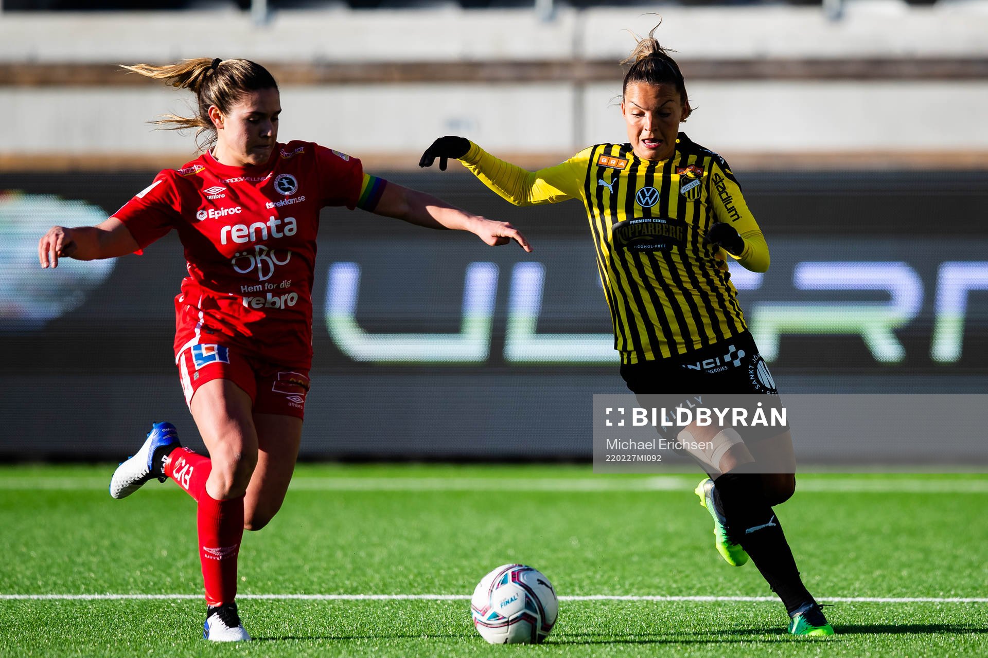 Örebros Carly Wickenheiser och Häckens Johanna Rytting
