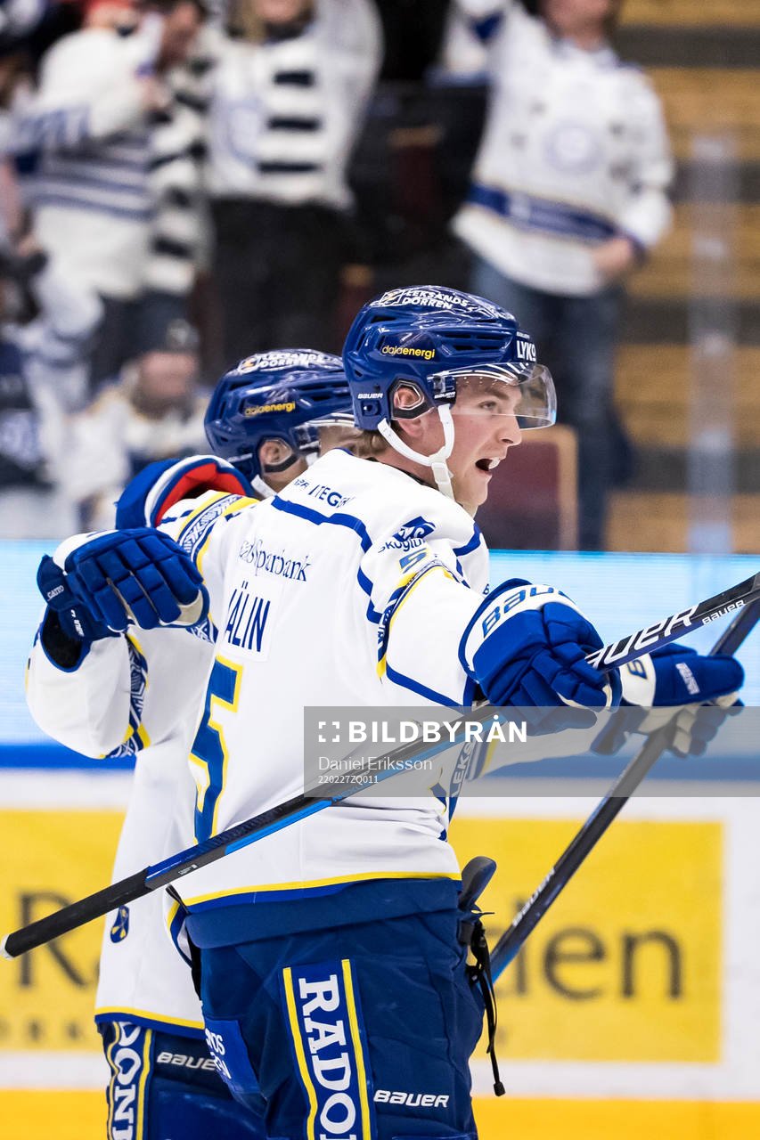 Leksands Calle Själin och Leksands Matt Caito jublar