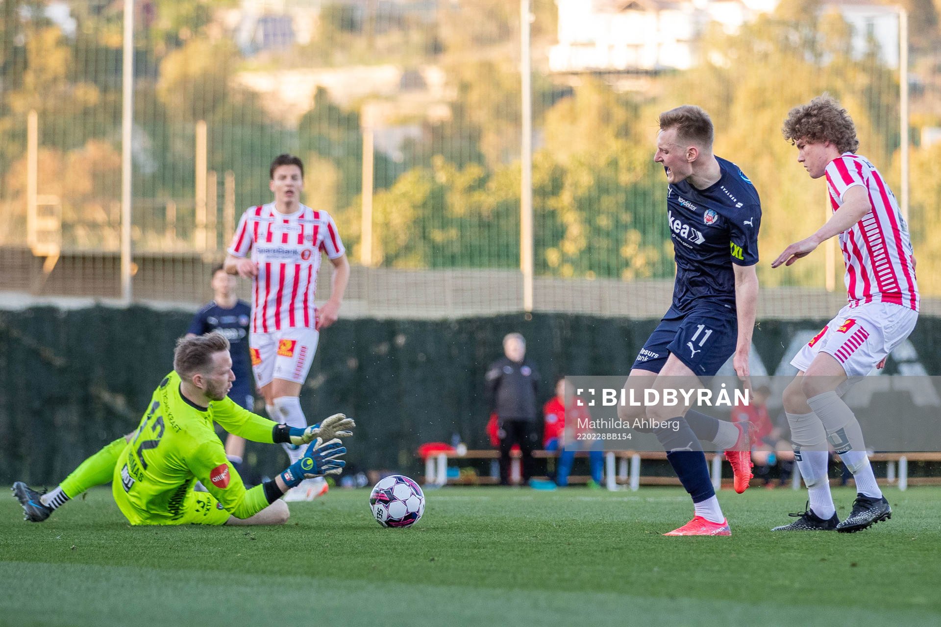 Goalkeeper Simon Thomas of Tromsø and Rasmus Karjalainen