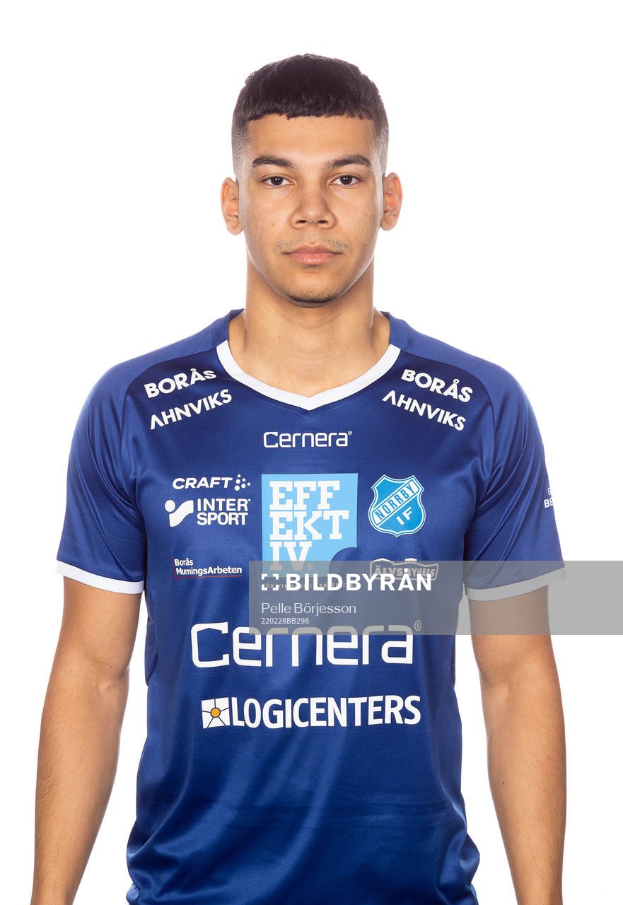 Norrbys Benjamin Arapovic poserar för ett porträtt den 28 februari 2022 i Borås.