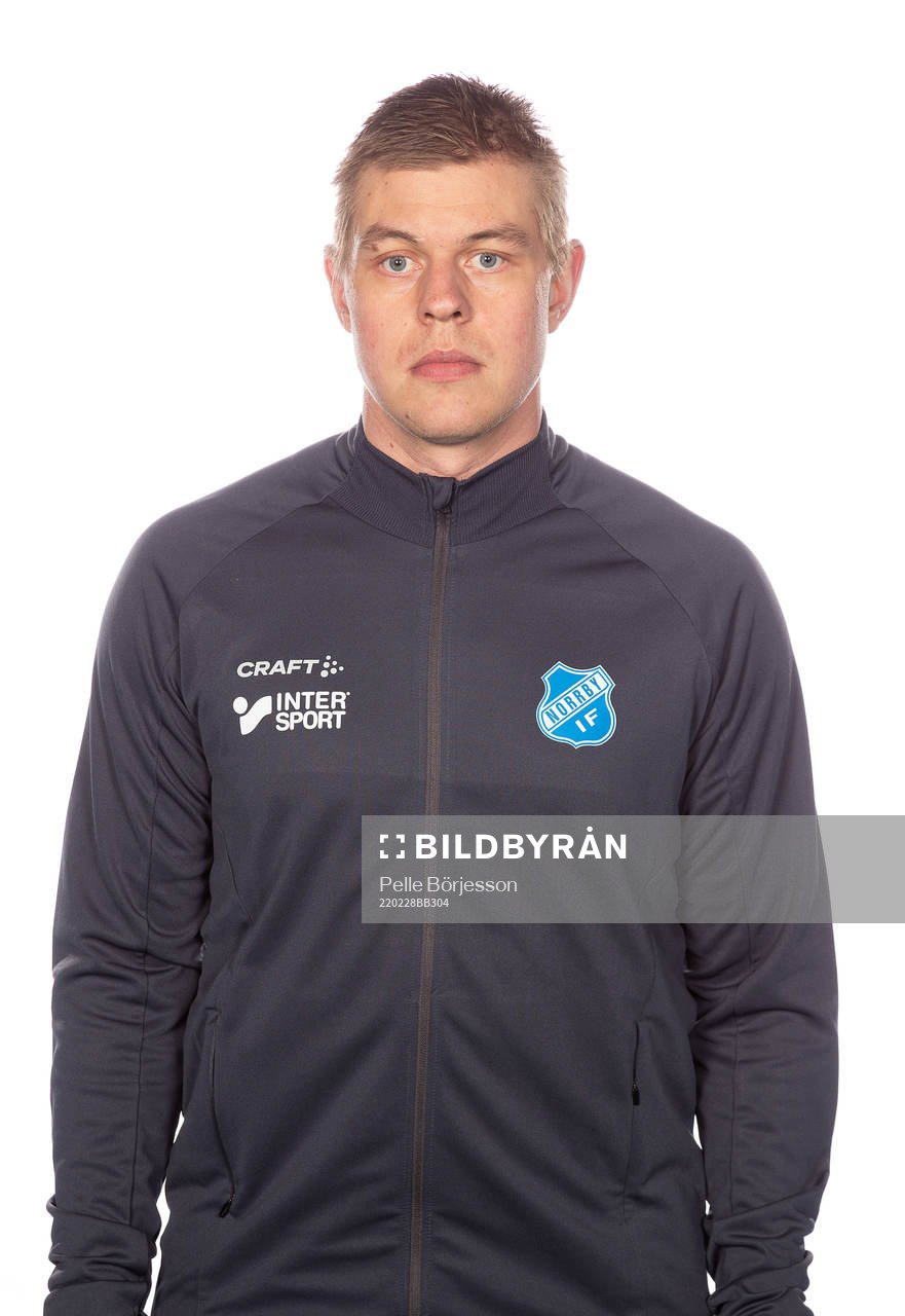 Norrbys målvaktstränare Rikard Jokinen poserar för ett porträtt den 28 februari 2022 i Borås.