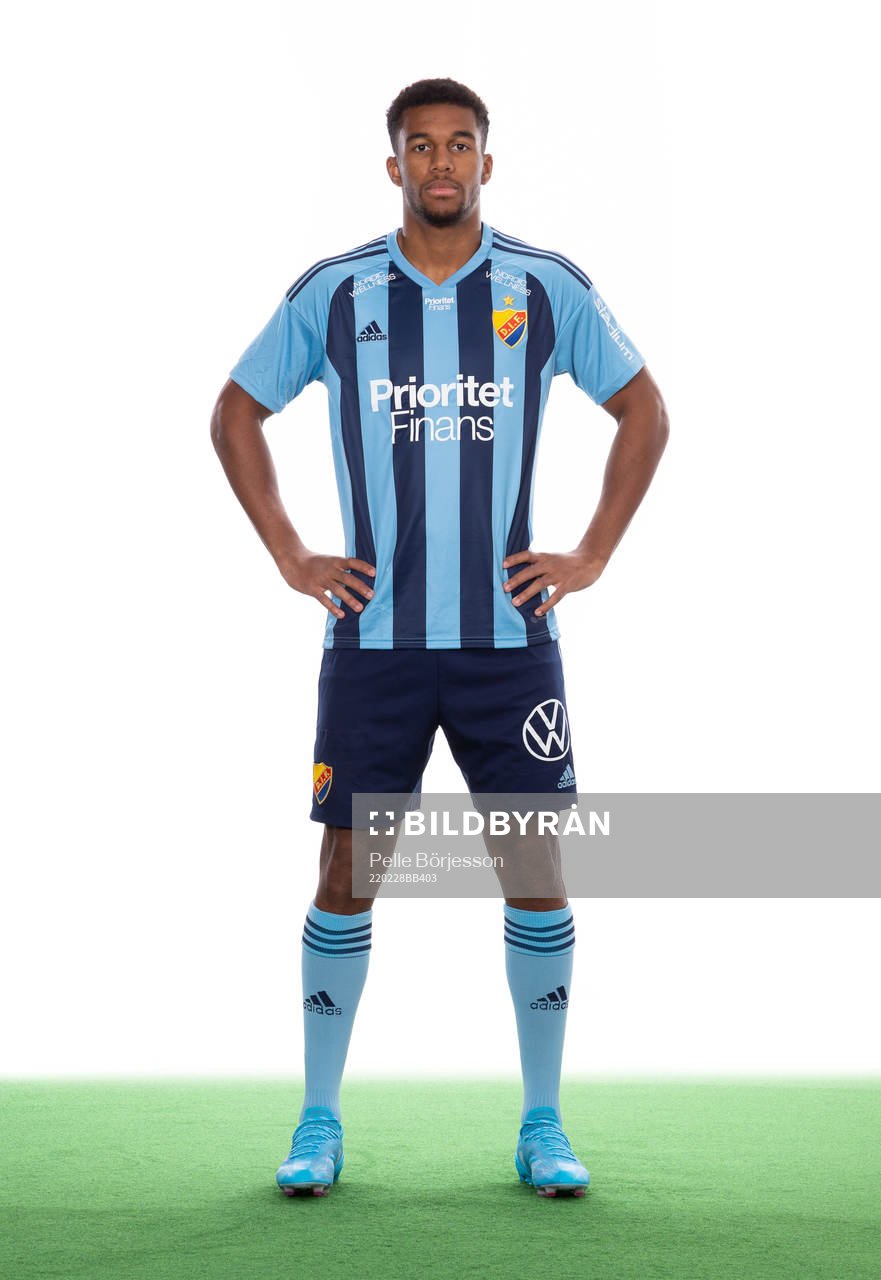 Djurgårdens Isak Hien poserar för ett porträtt den 28 februari 2022 i Stockholm.