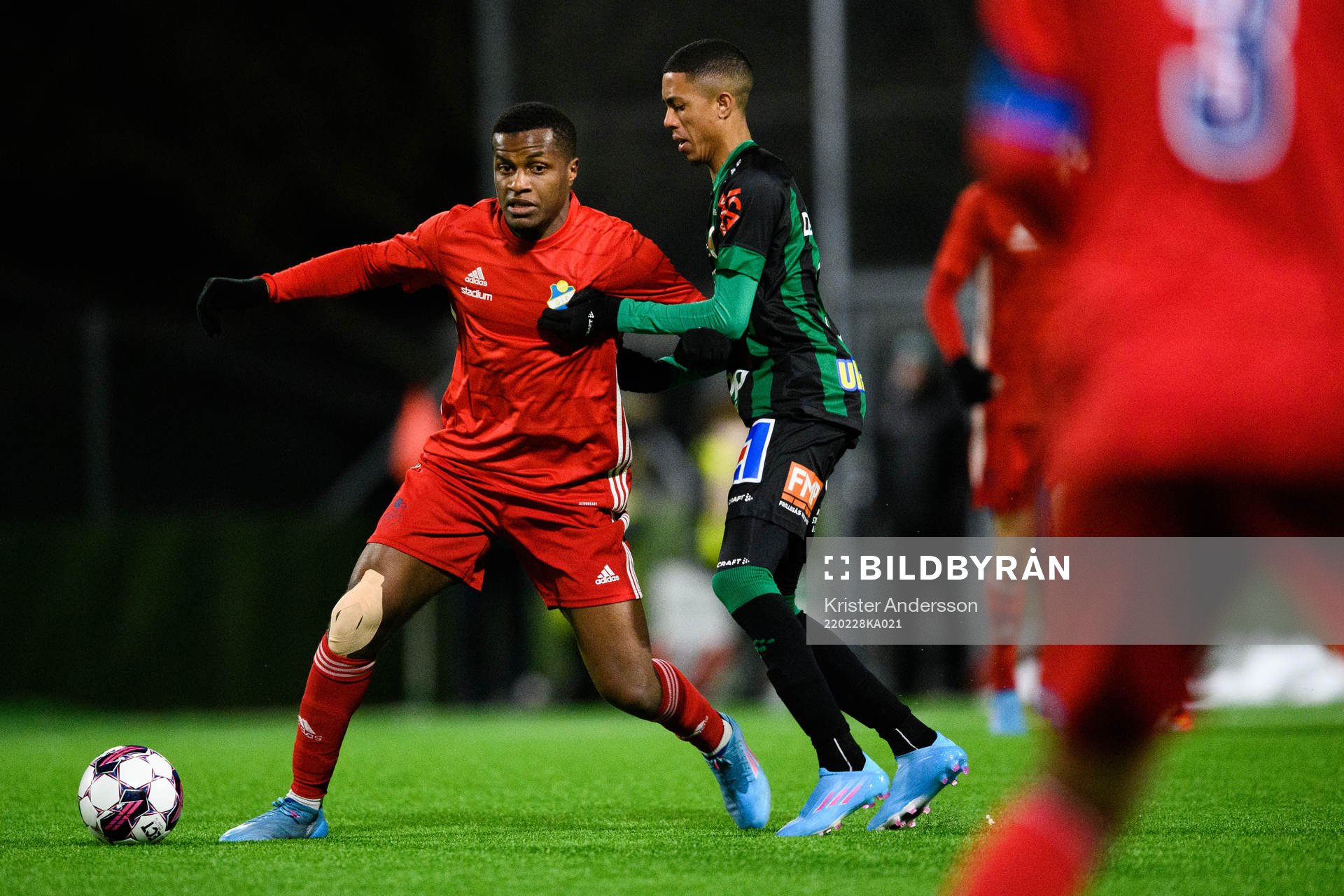Östers Manasse Kusu och Varbergs Tashreeq Matthews