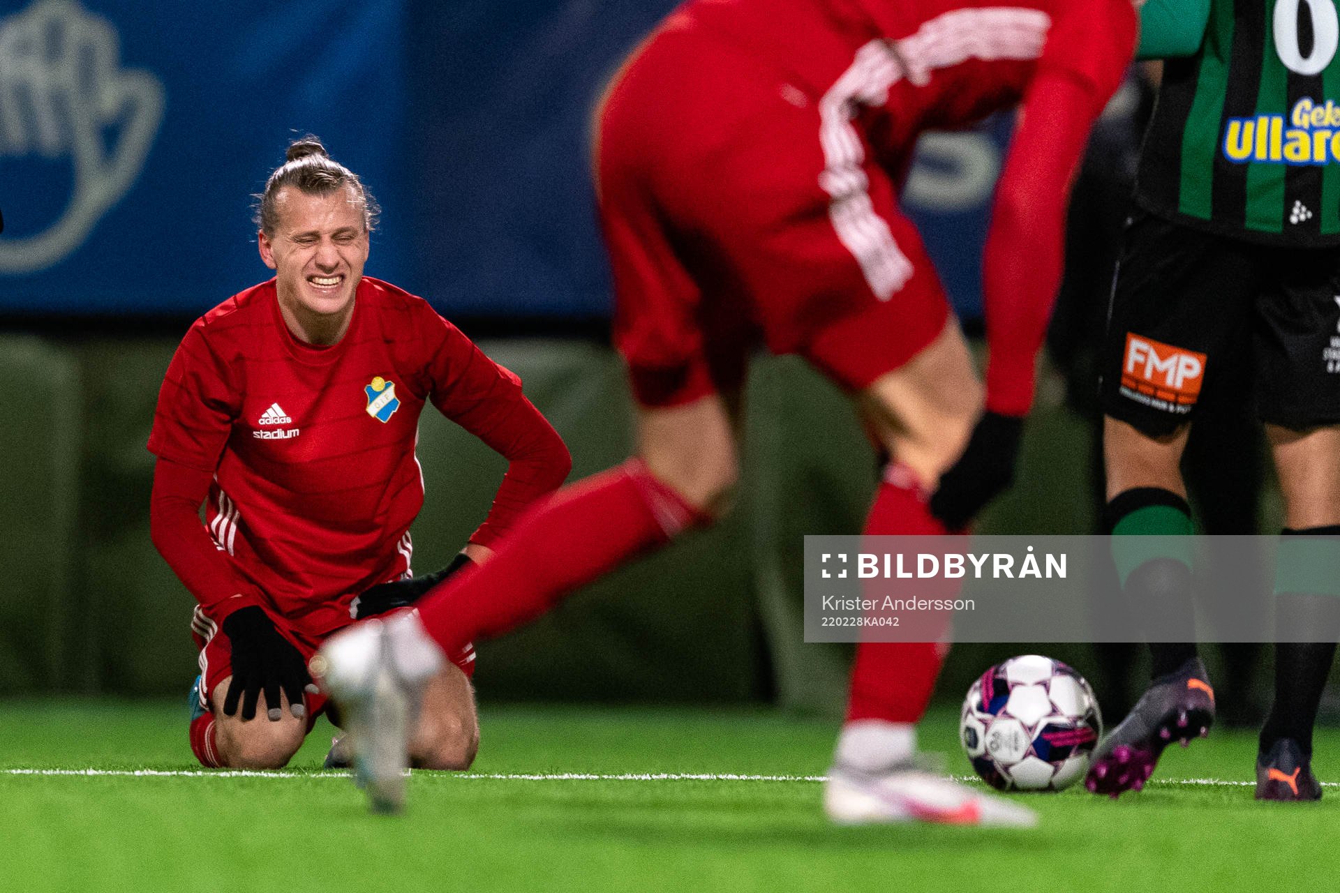 Östers Jesper Jonasson Westermark har ont