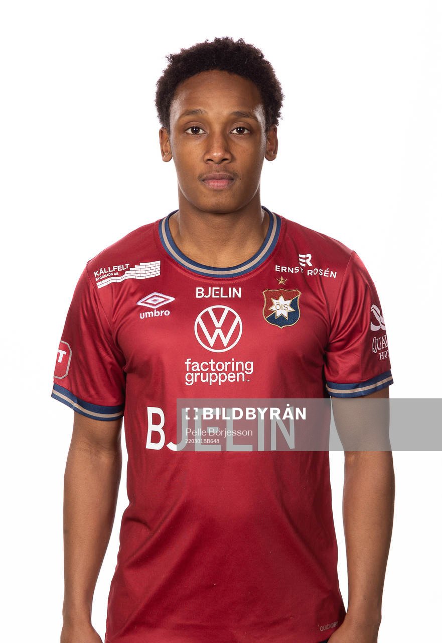 Örgrytes Aydarus Abukar poserar för ett porträtt den 1 mars 2022 i Göteborg.