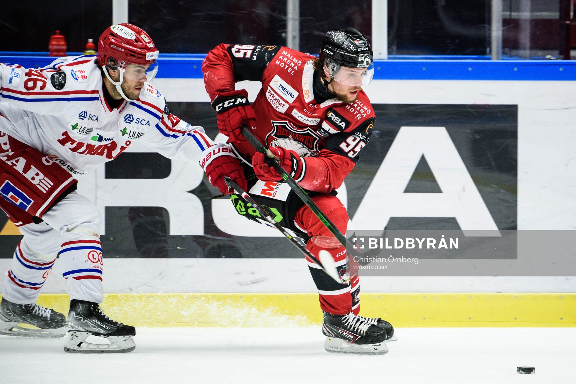 Timrås Pontus Åberg och Malmö Redhawks Carl Persson