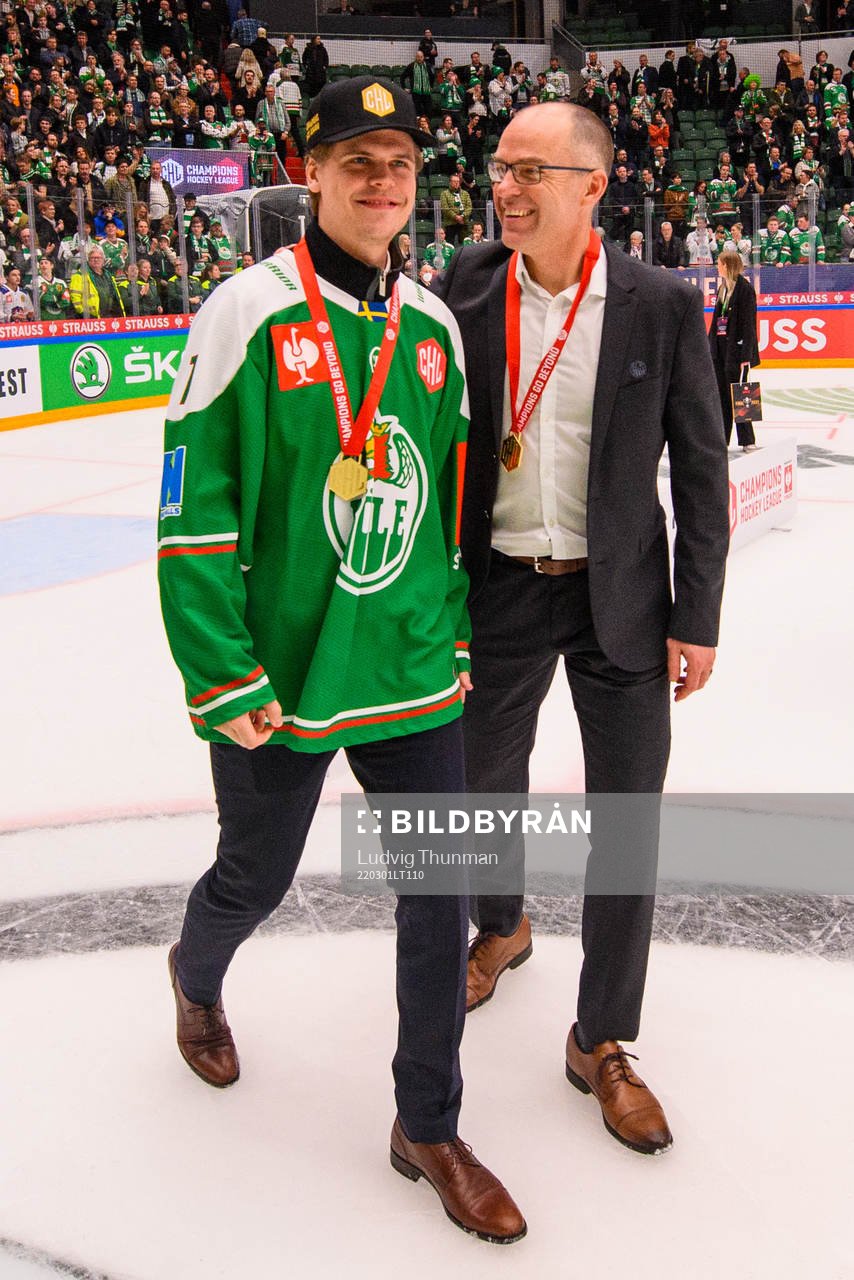 Erlend Lesund and Daniel Koch, club director of Rögle