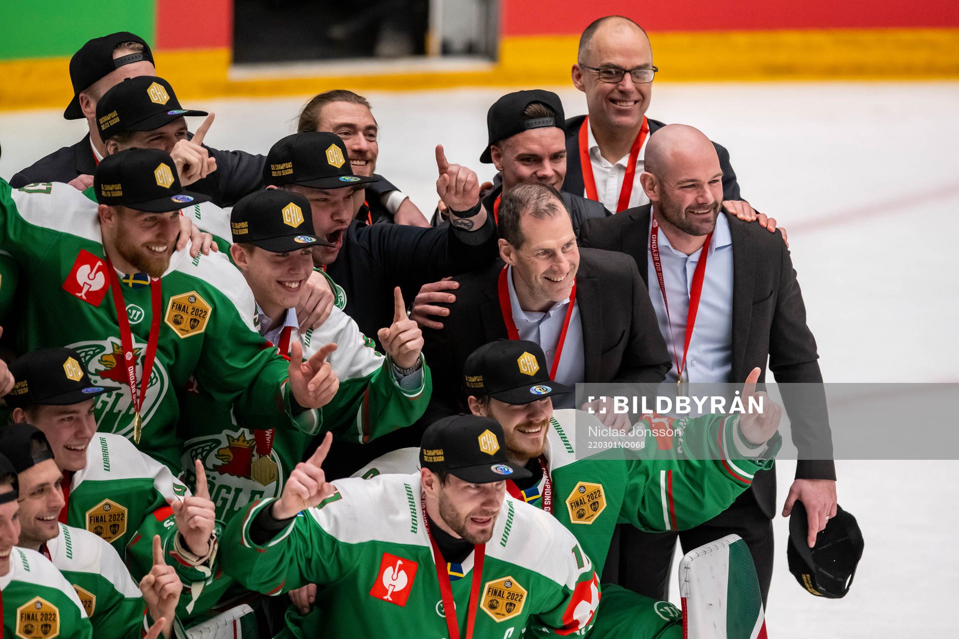 Jan Larsson, assistant coach of Rögle celebrates