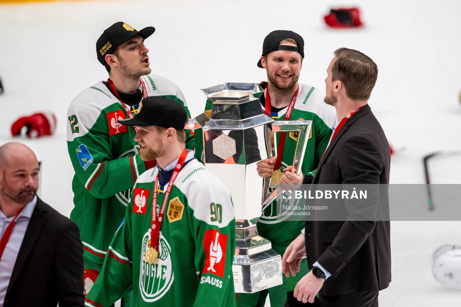 Brady Ferguson, Valtteri Kemiläinen of Rögle  celebrates