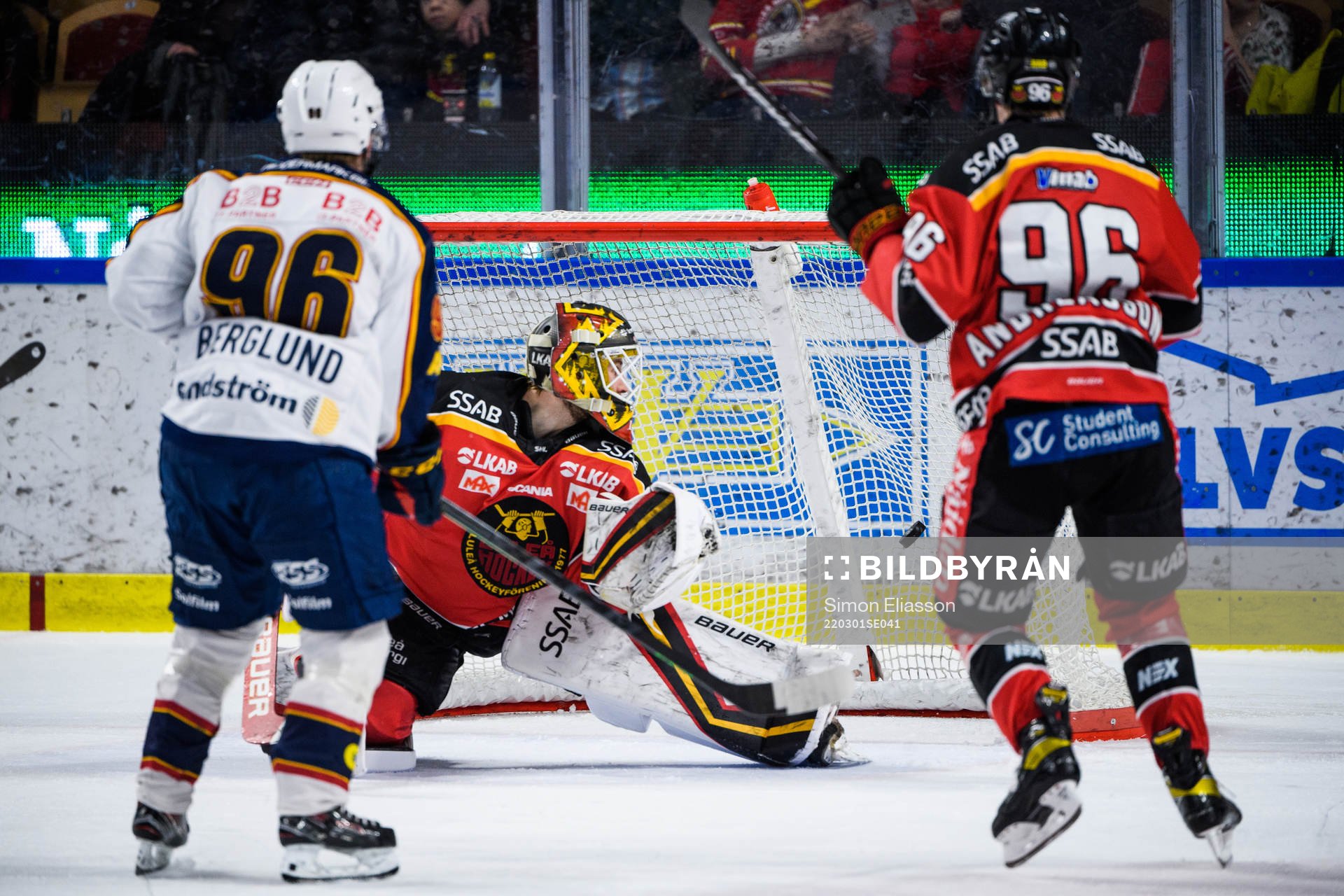 Luleås målvakt Joel Lassinantti släpper in 1-2 av