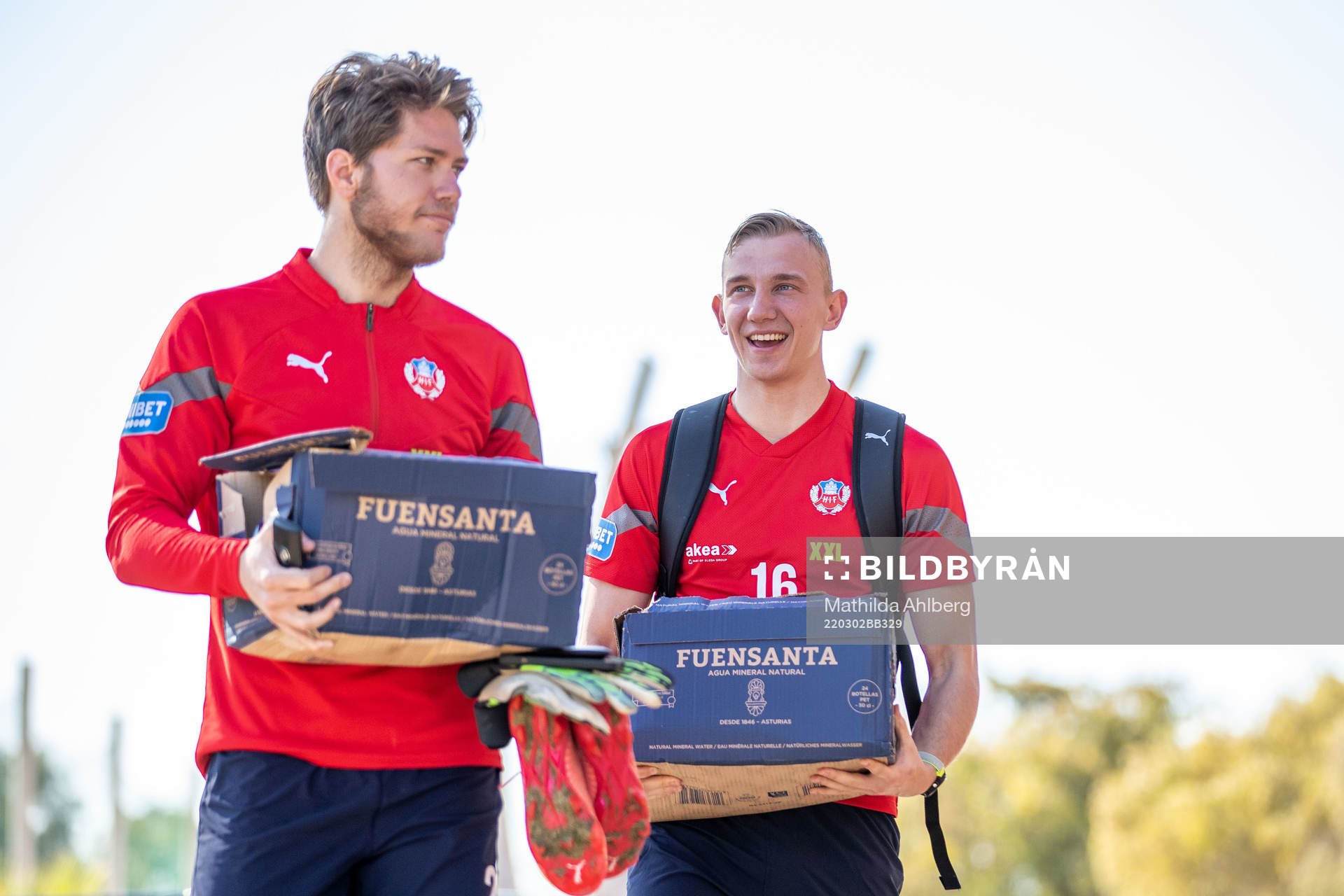 Målvakt Kalle Joelsson och Jakob Voelkerling Persson under en fotbollsträning med Helsingborg den 2 mars 2022 i Marbella. 