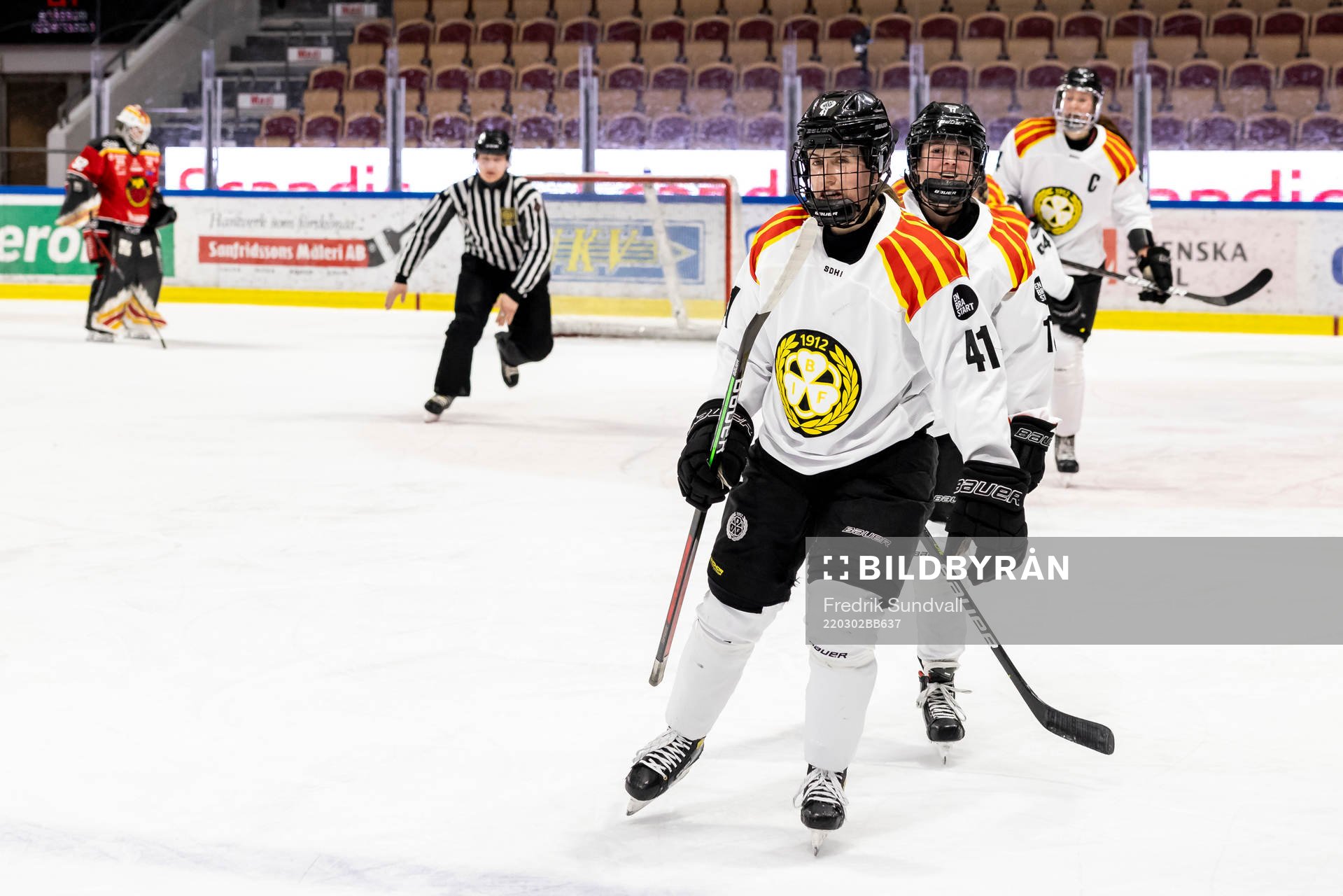 Brynäs Denisa Krizova jublar