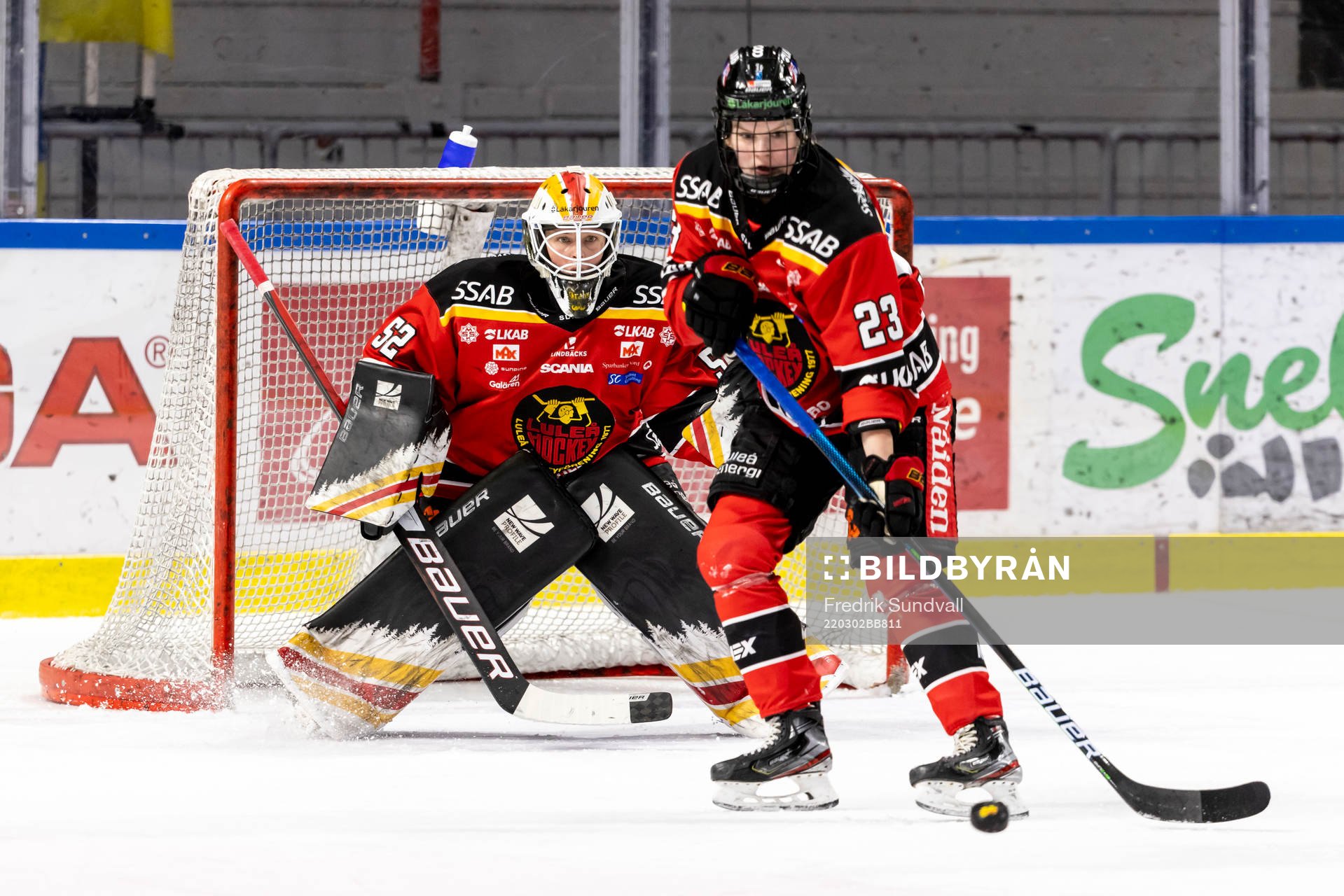 Luleås Pernilla Forsgren täcker skott framför Luleås