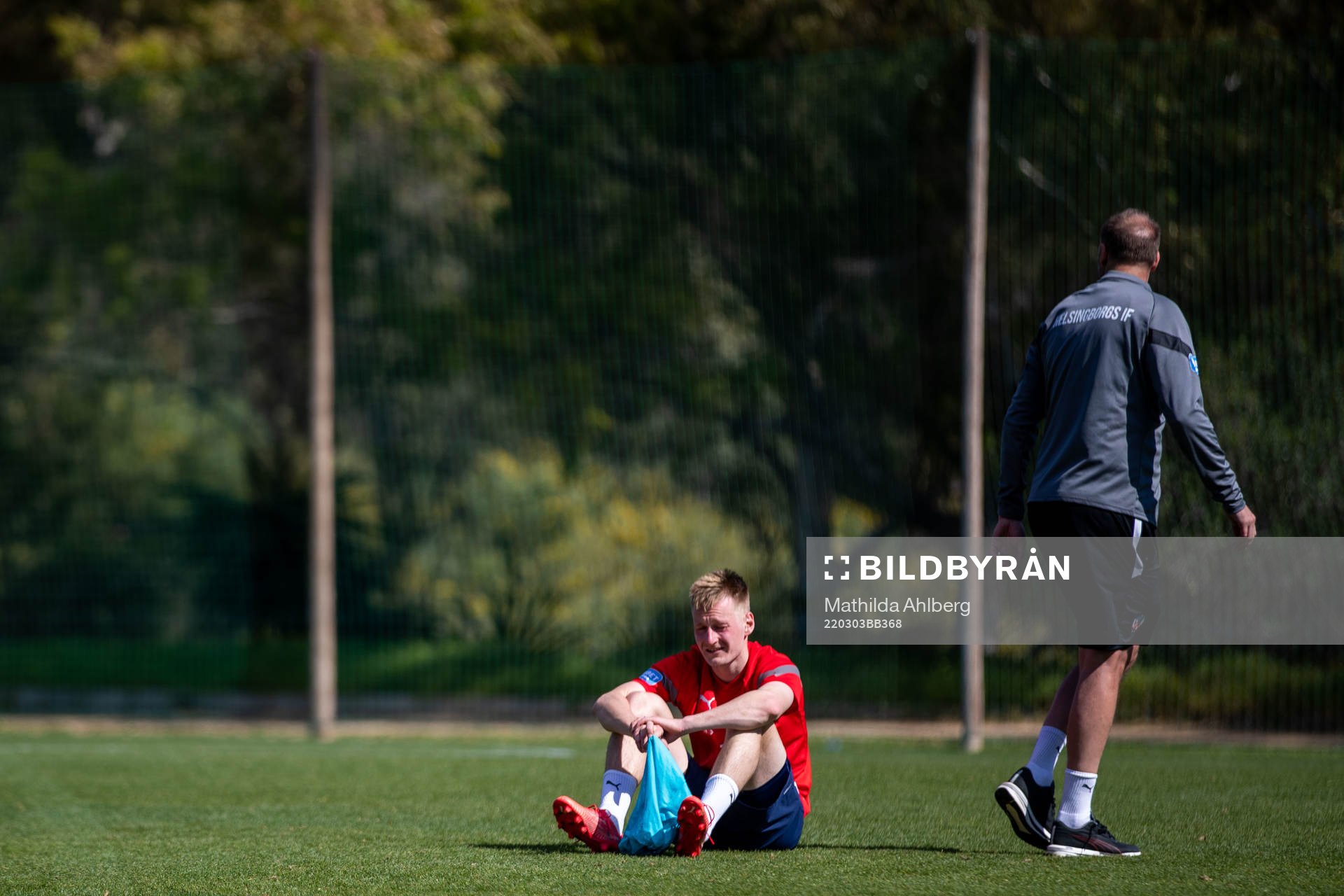 Rasmus Karjalainen och sportchef Andreas Granqvist deppar