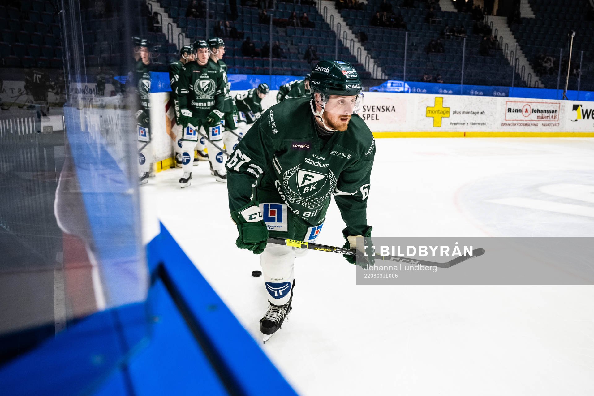 Färjestads Pontus Widerström värmer upp