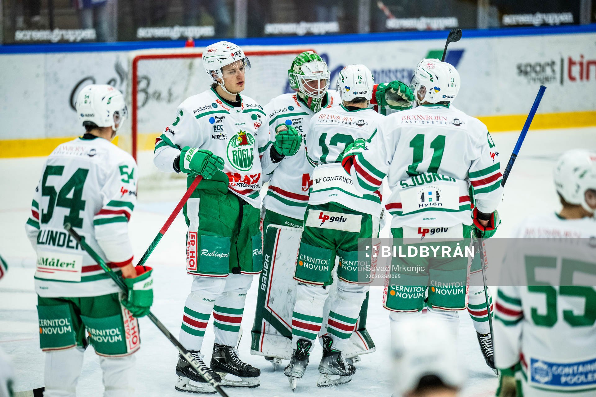 Rögles spelare jublar