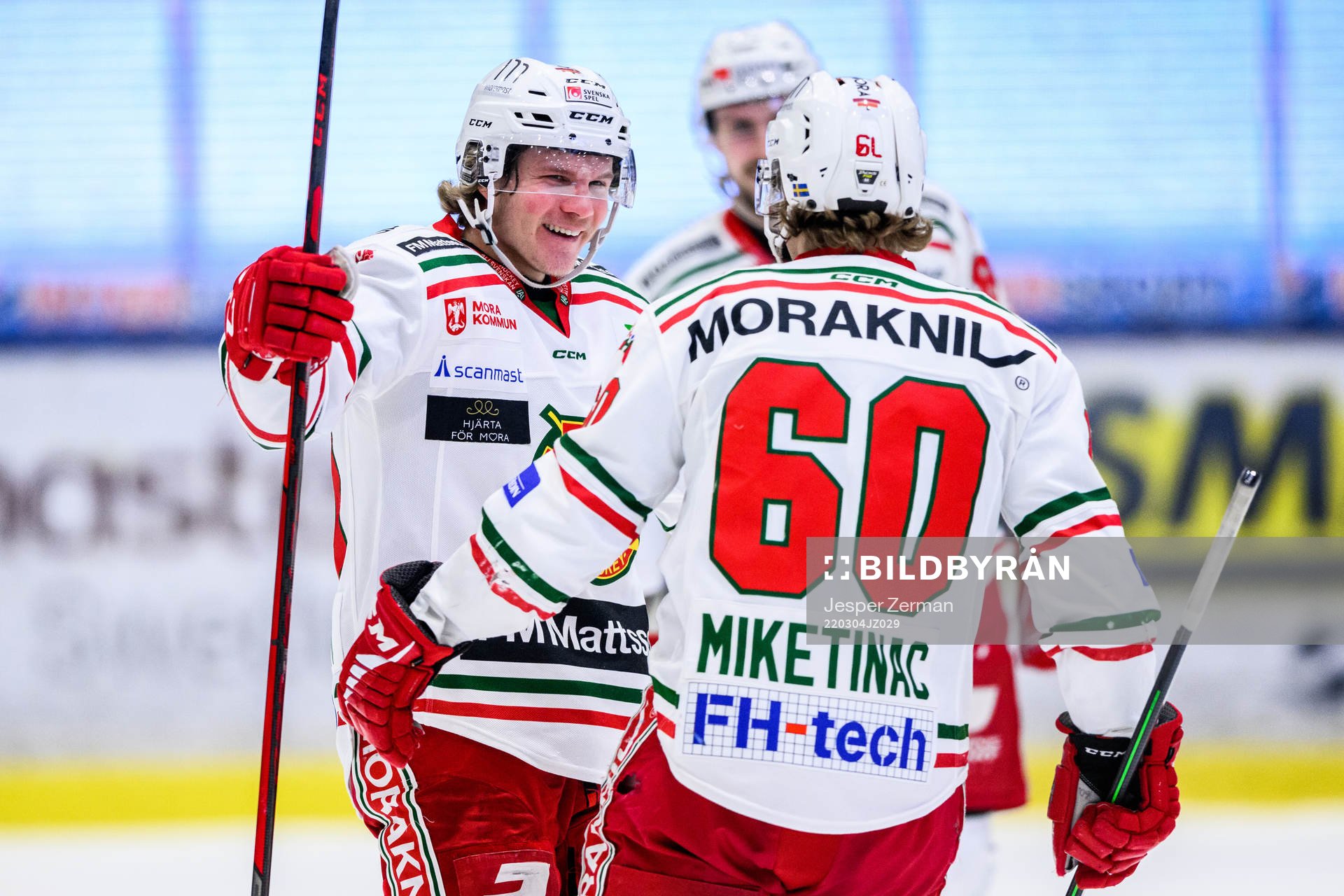 Moras Anton Heikkinen jublar