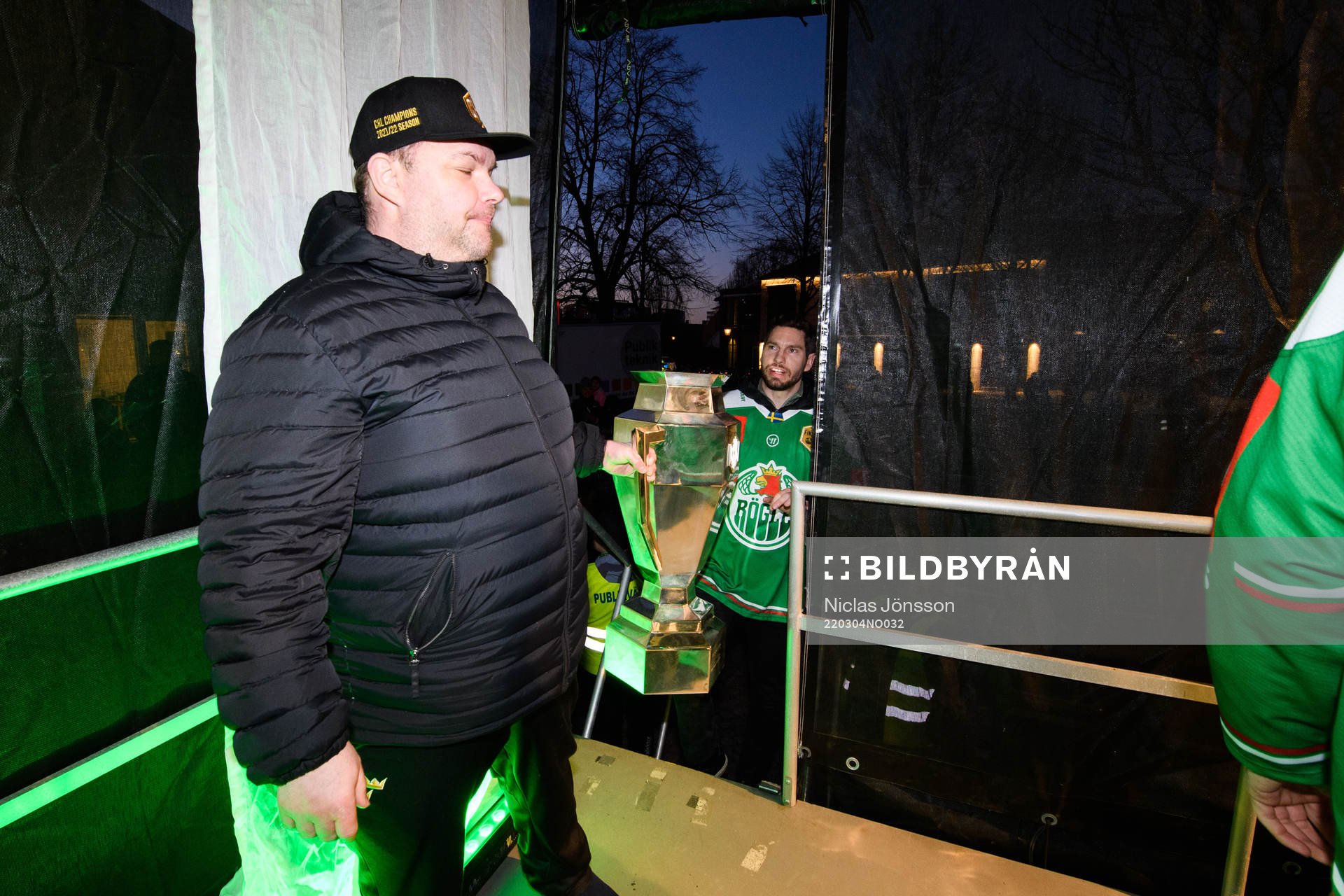 Rögles materialförvaltare Fredrik Andersson och Mattias