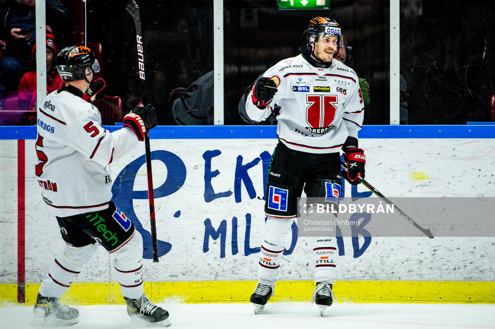 Örebros Emil Larsson jublar